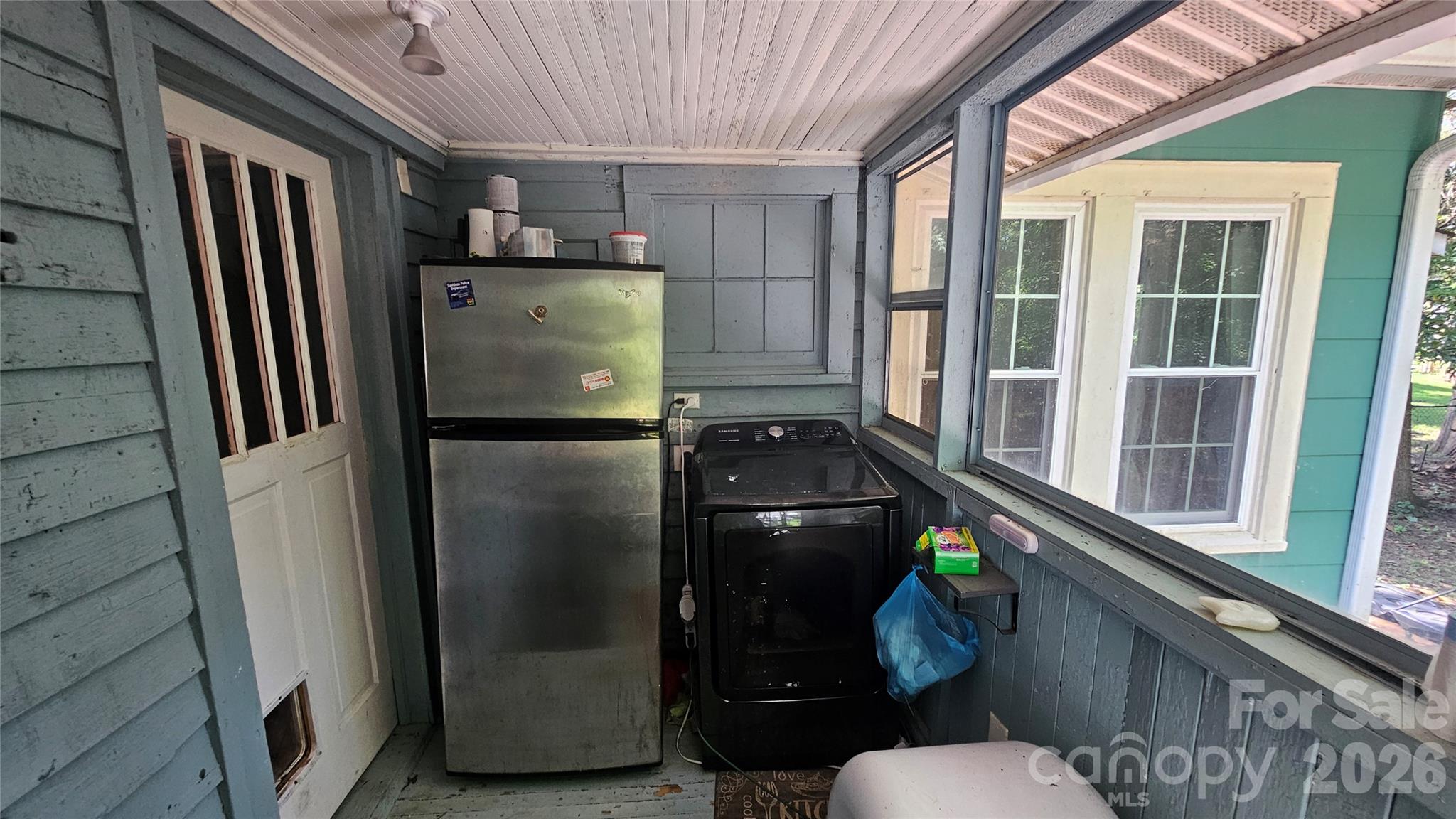 607 3rd Street Property Photo 17