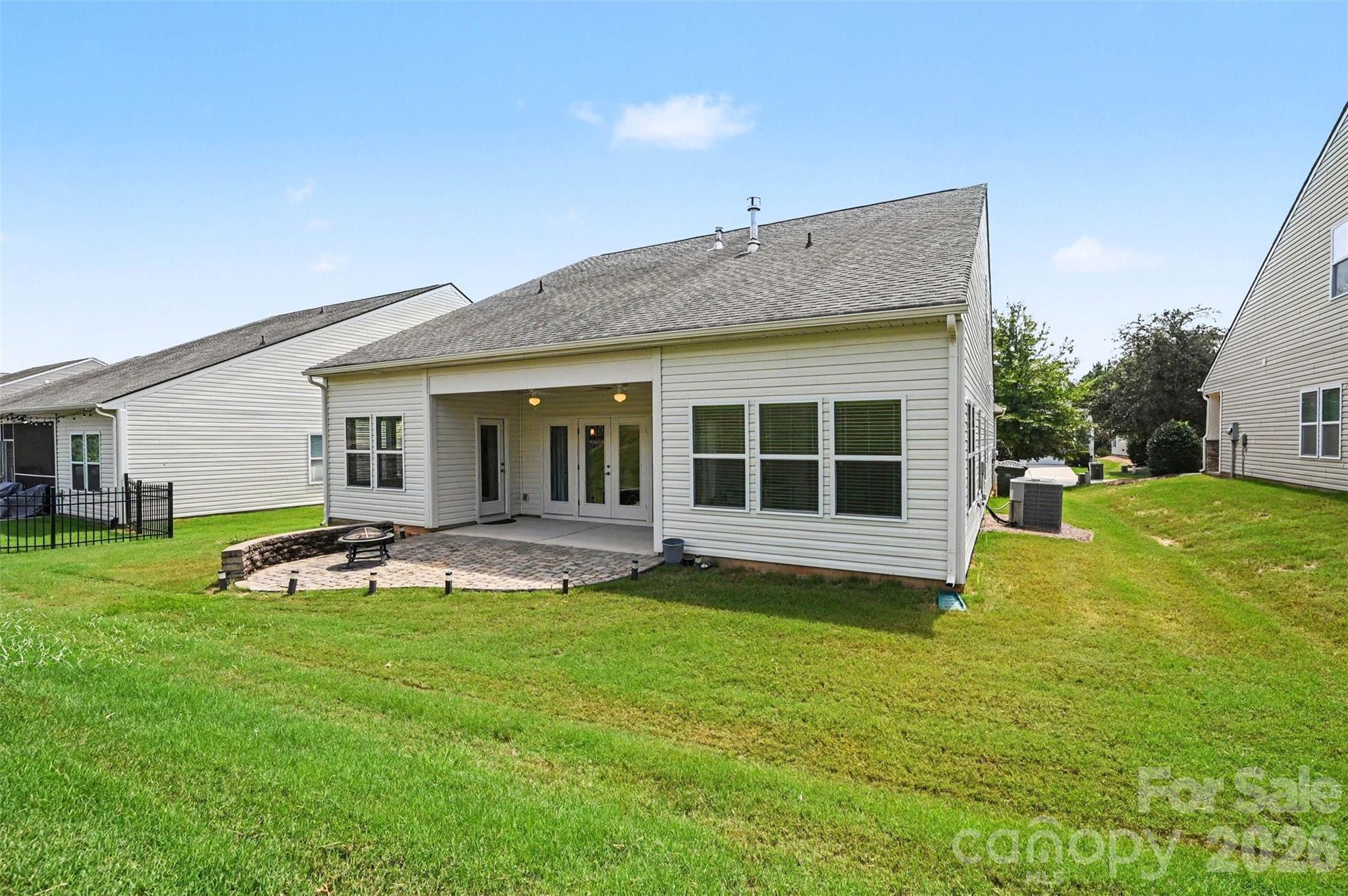 2316 Celandine Way Property Photo 30