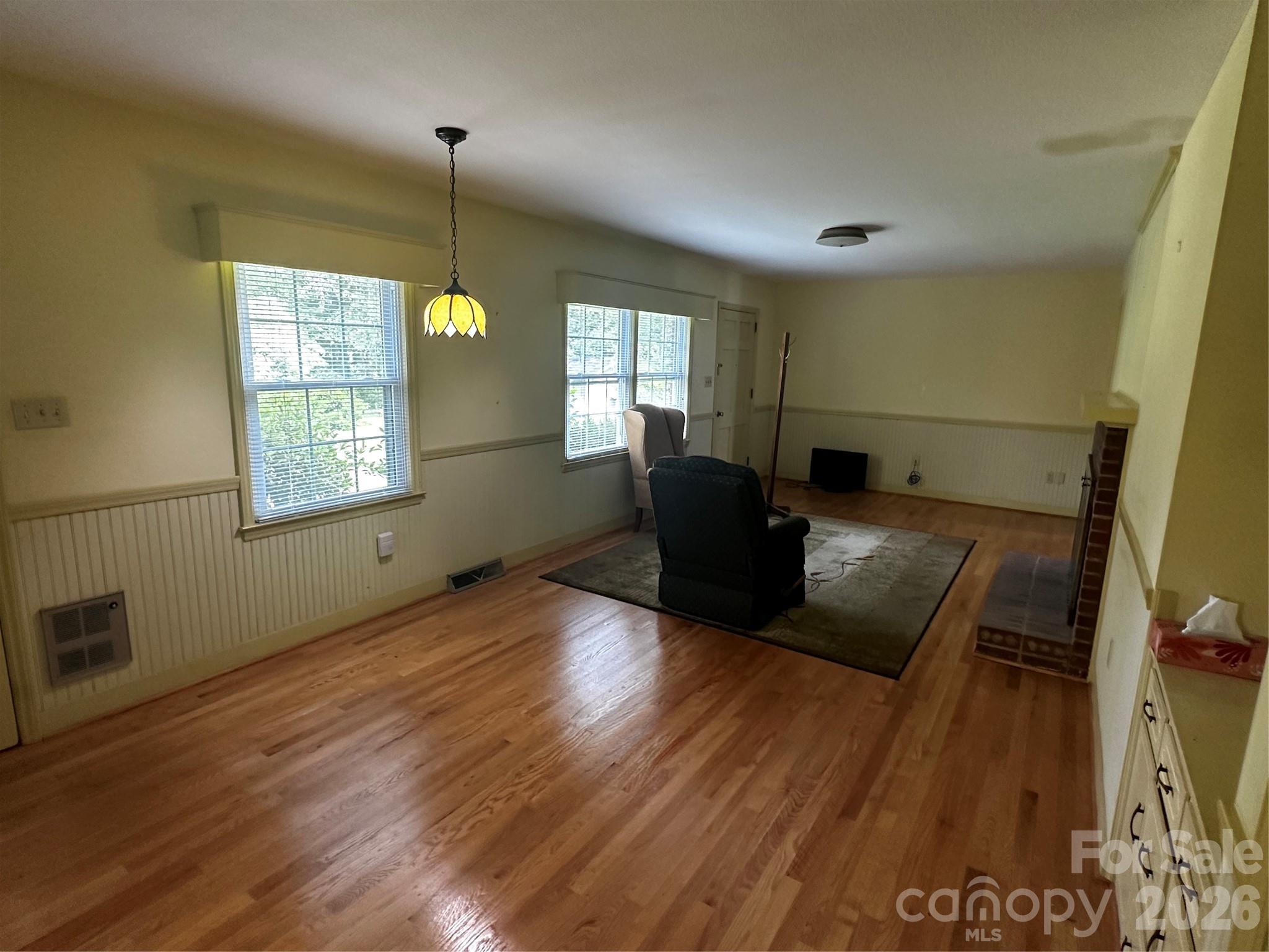401 S Hickory Street Property Photo 5