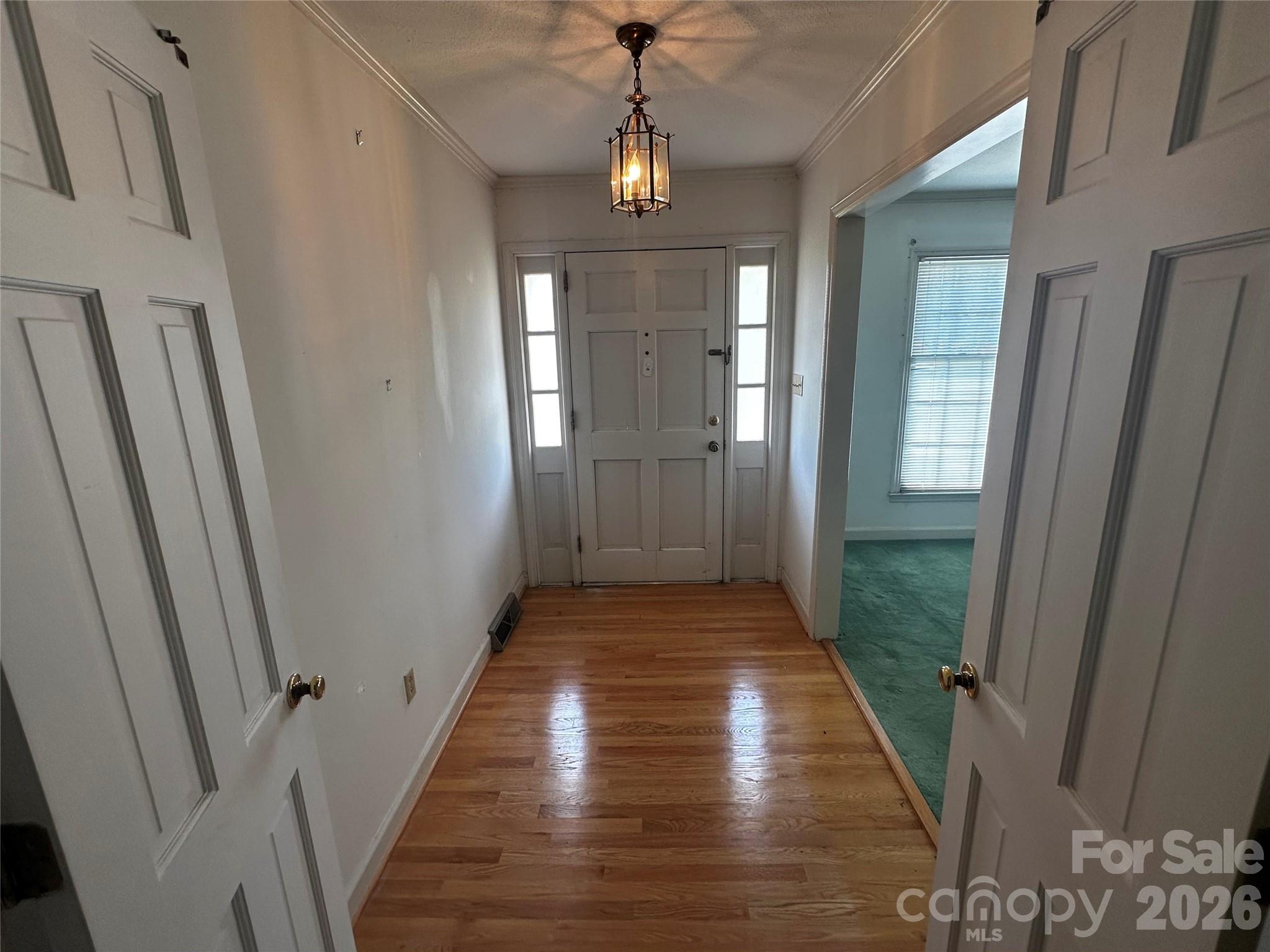 401 S Hickory Street Property Photo 10