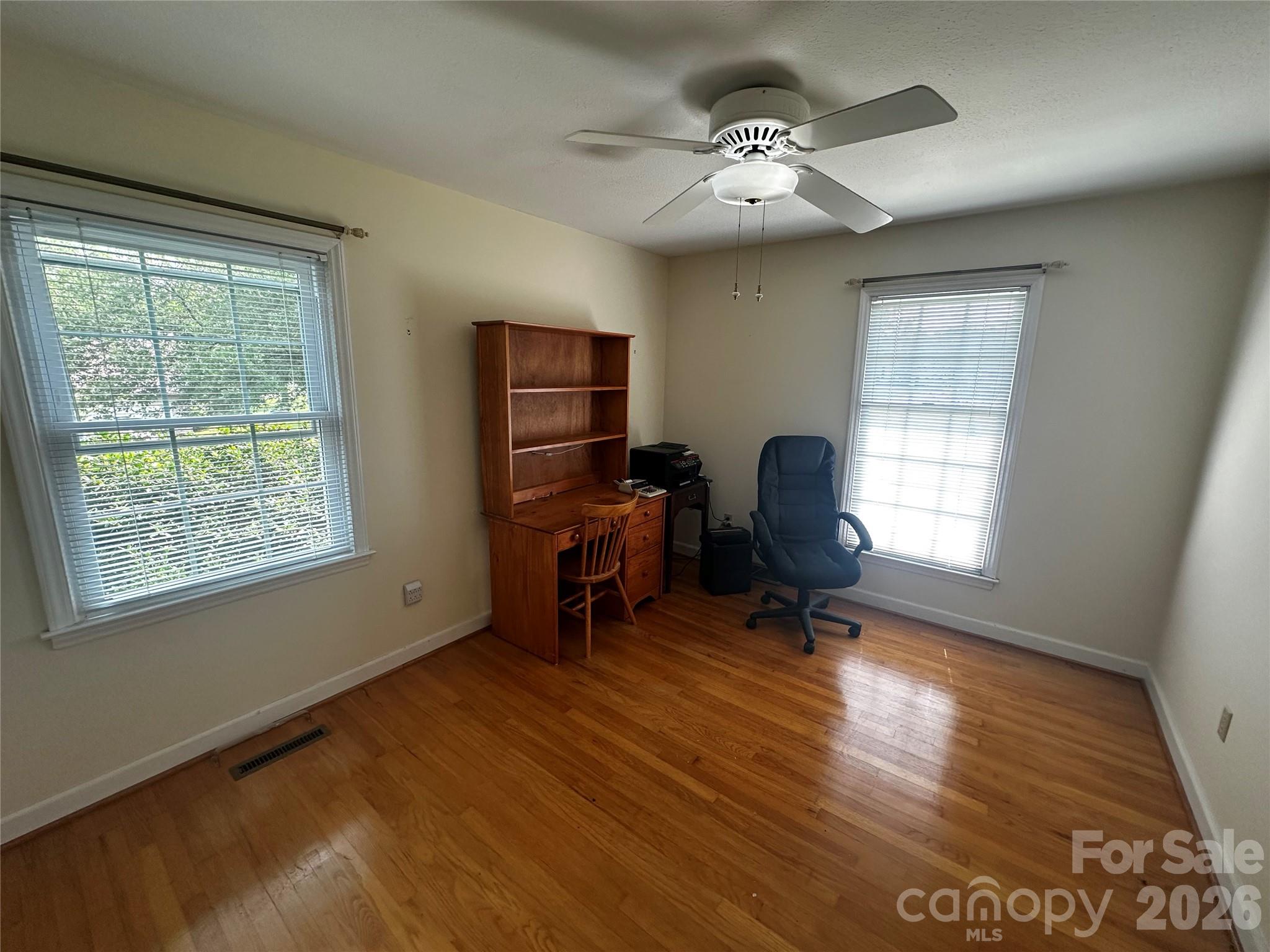 401 S Hickory Street Property Photo 14