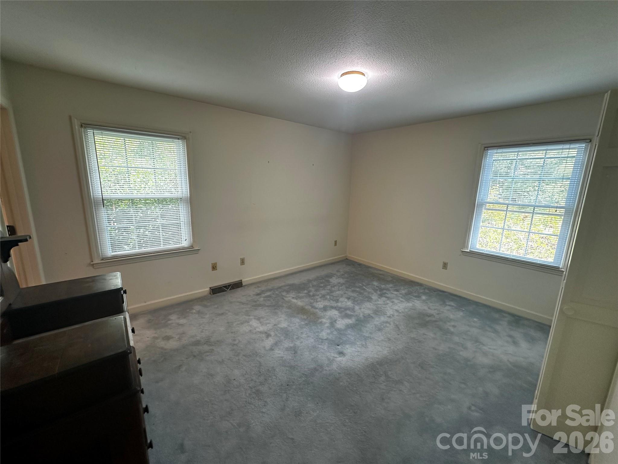 401 S Hickory Street Property Photo 15