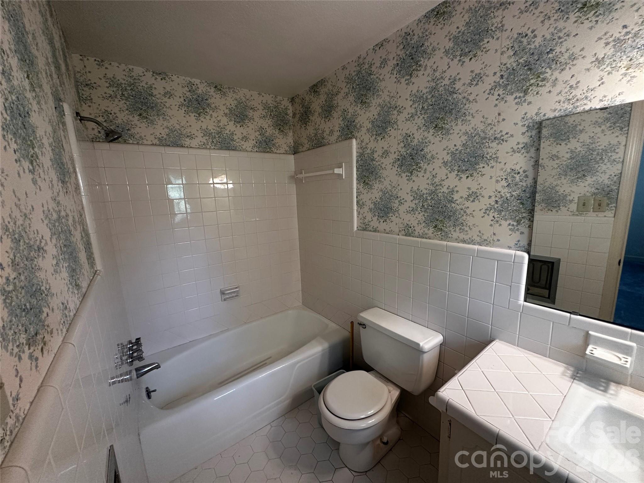 401 S Hickory Street Property Photo 16