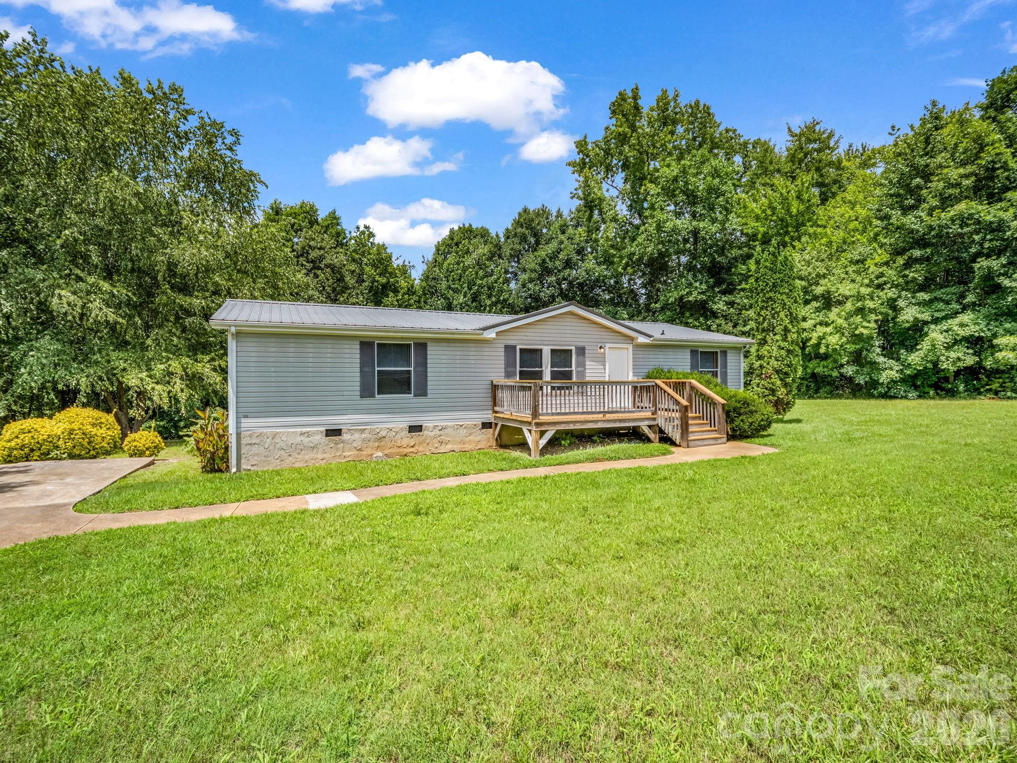 404 Newton Cole Road Property Photo 1