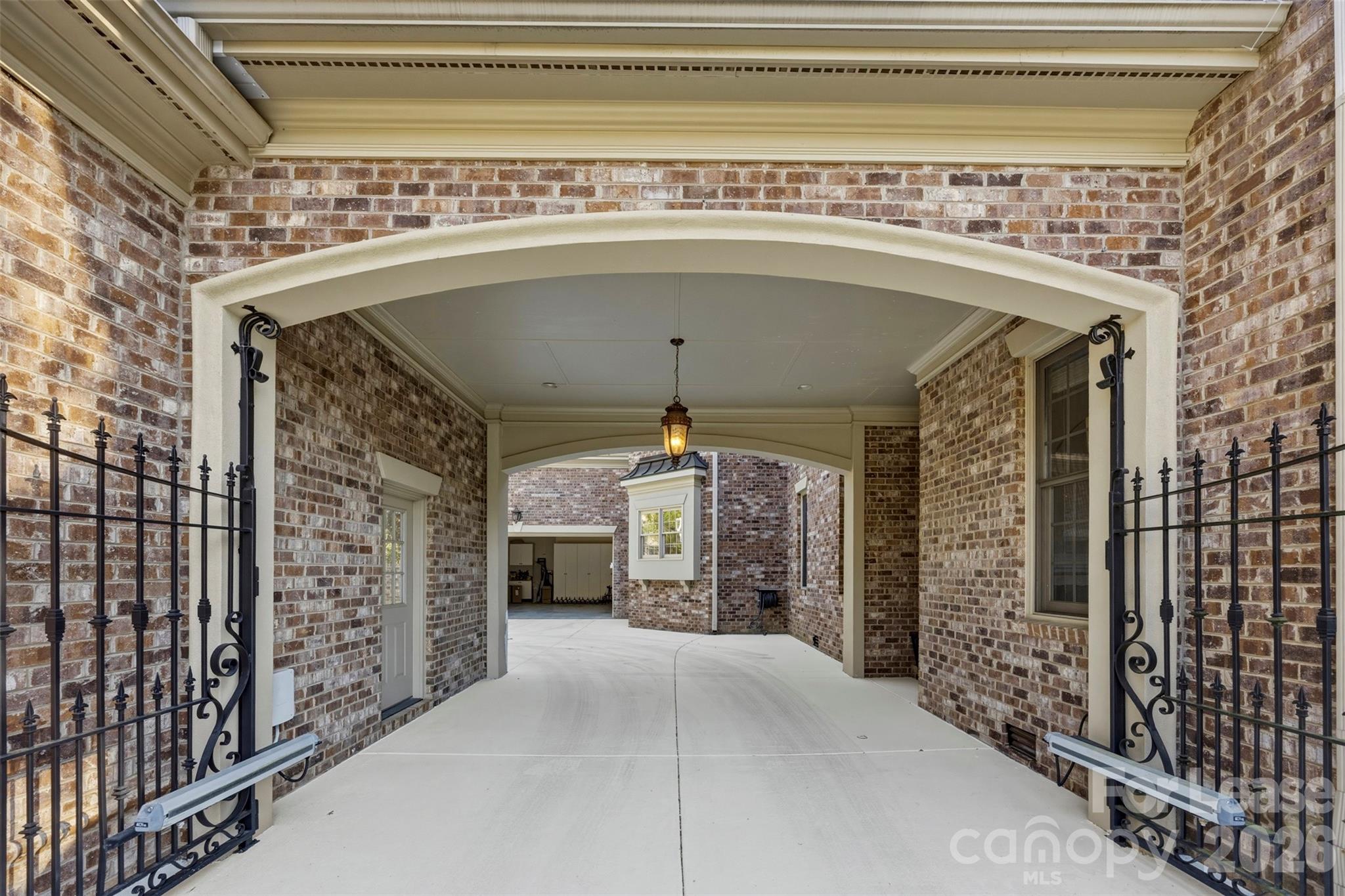 9805 Strike The Gold Lane Property Photo 4