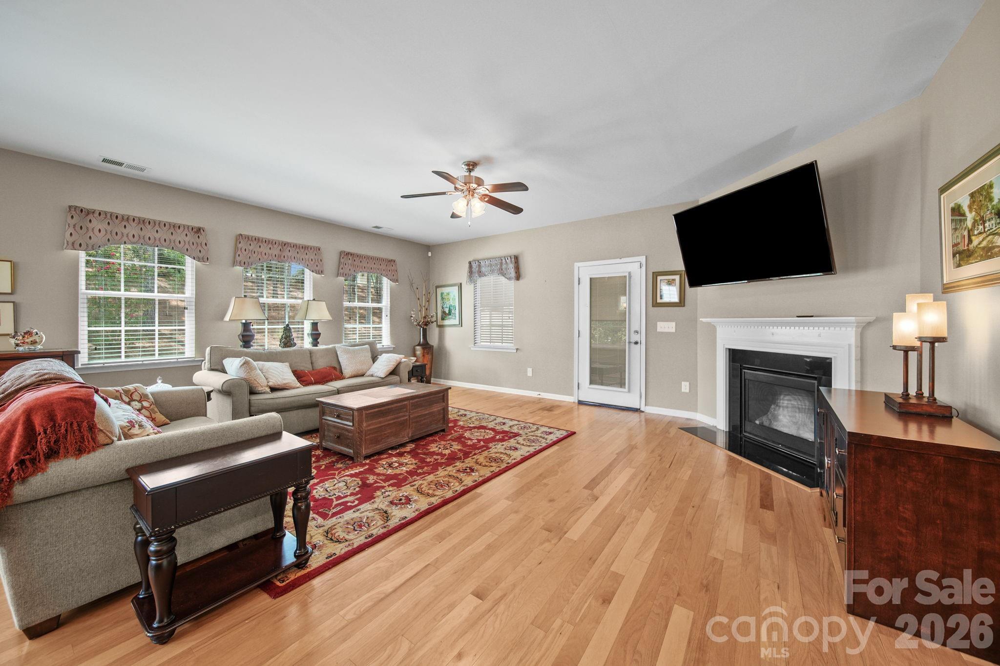 4286 Perth Road Property Photo 9