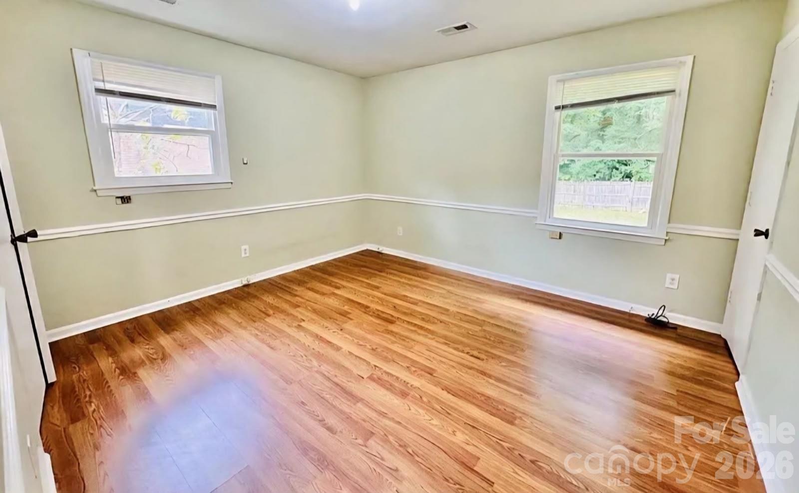 4824 Farm Pond Lane Property Photo 4