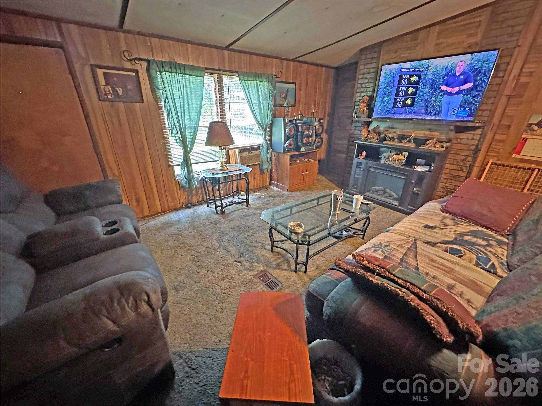 1330 Rosehill Drive Property Photo 4