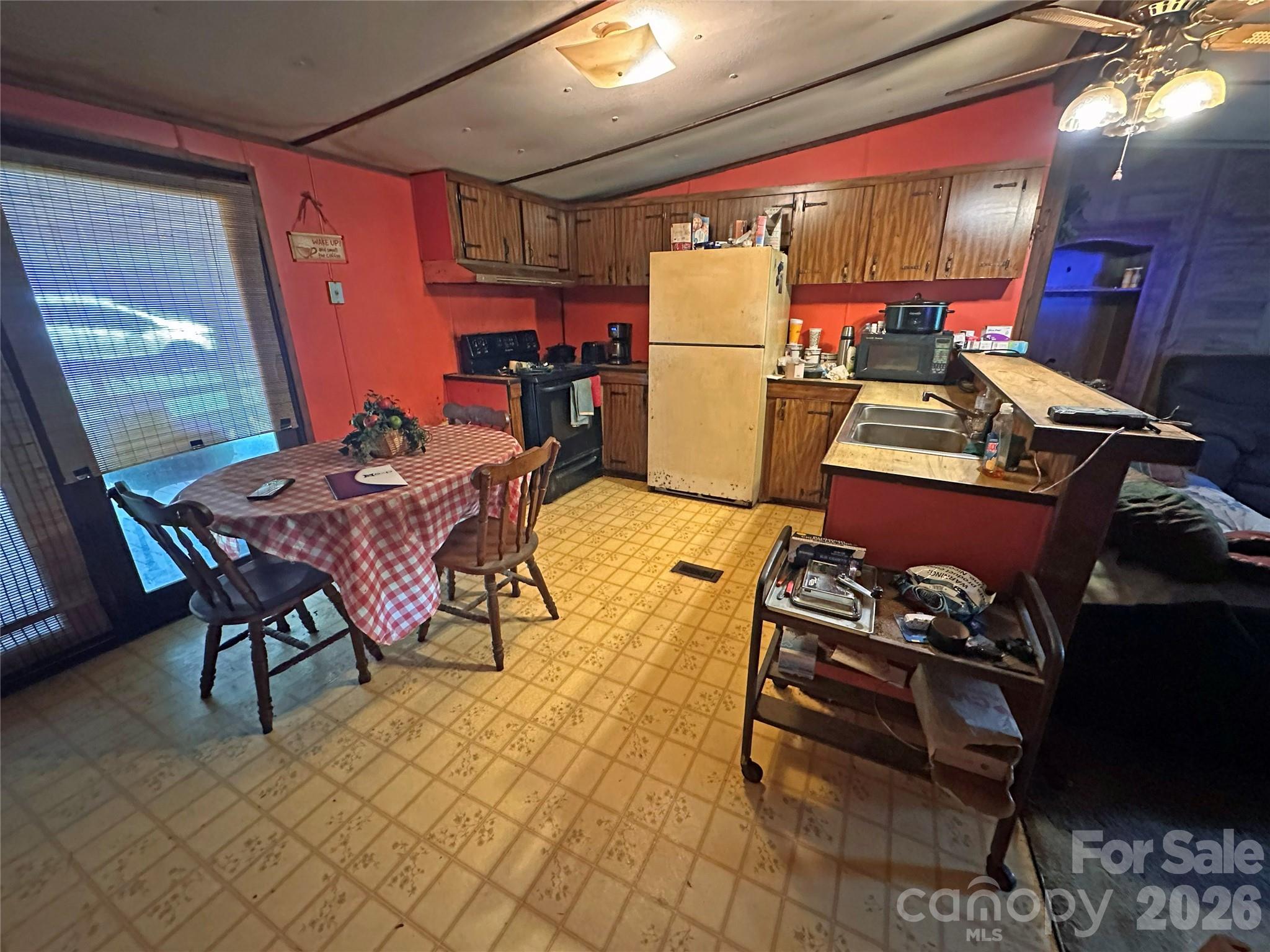1330 Rosehill Drive Property Photo 5