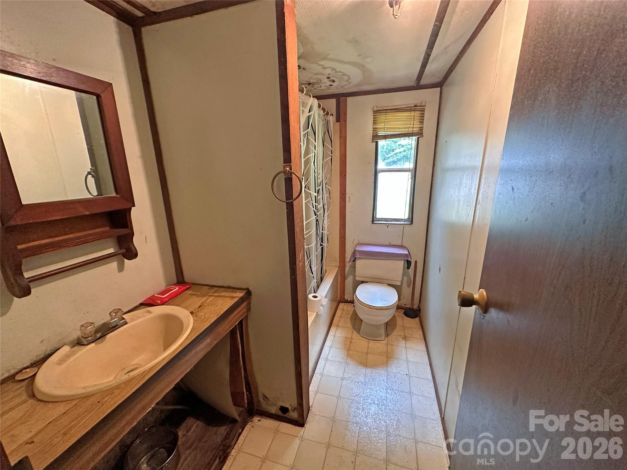 1330 Rosehill Drive Property Photo 9