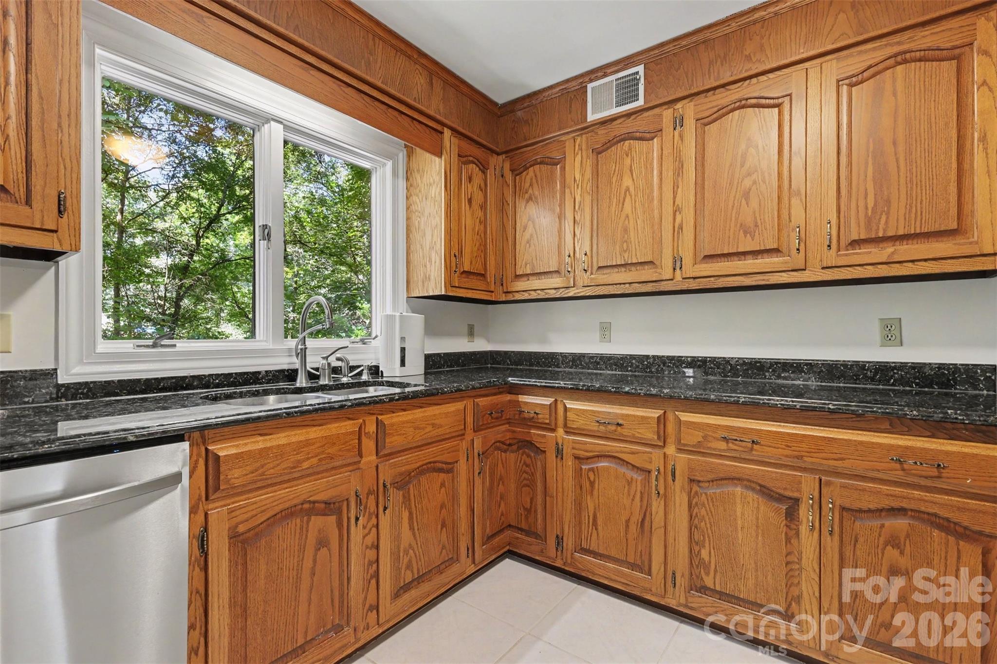 5301 Morrowick Road Property Photo 7