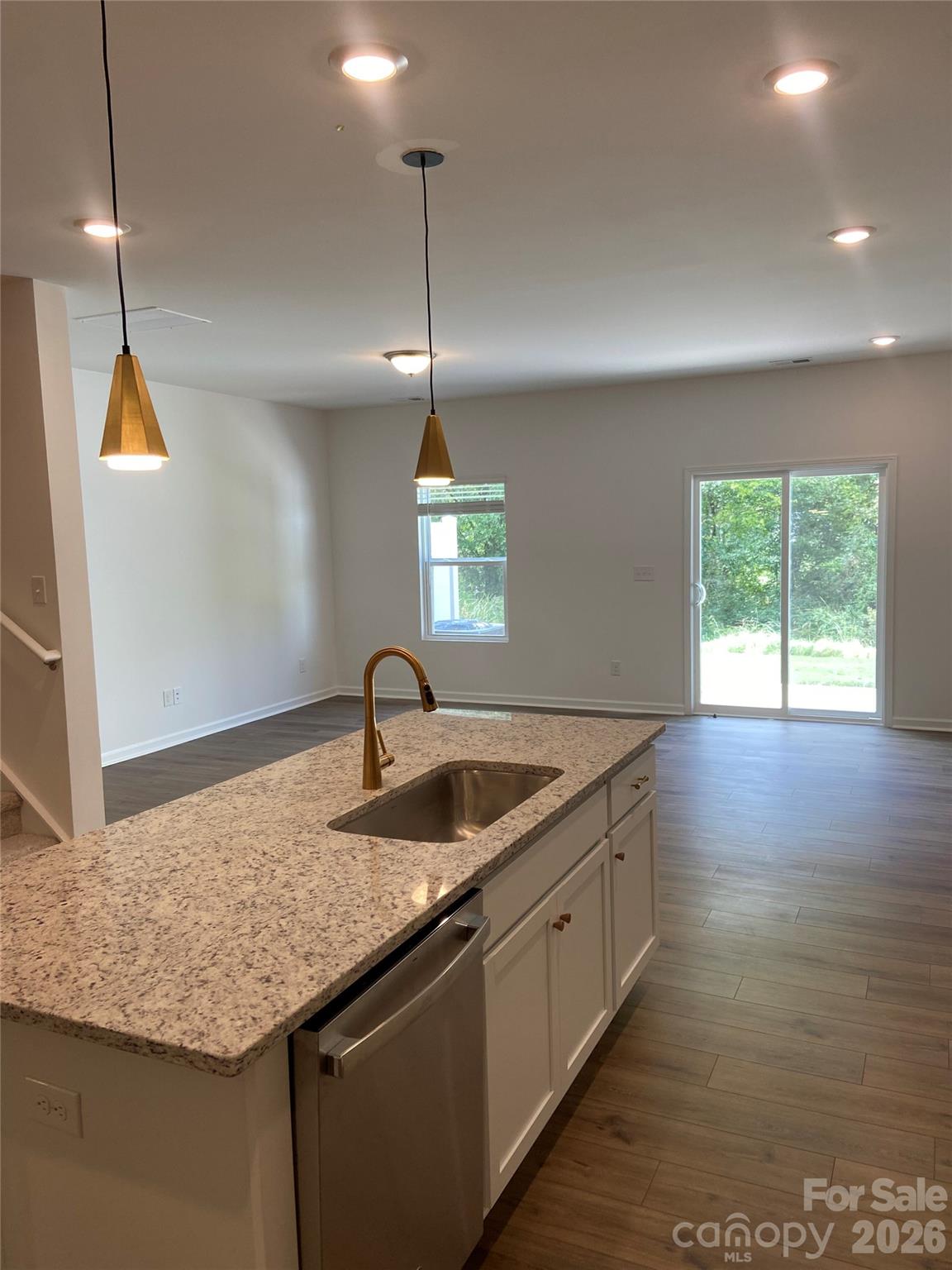 1153 Overbrook Place Property Photo 4