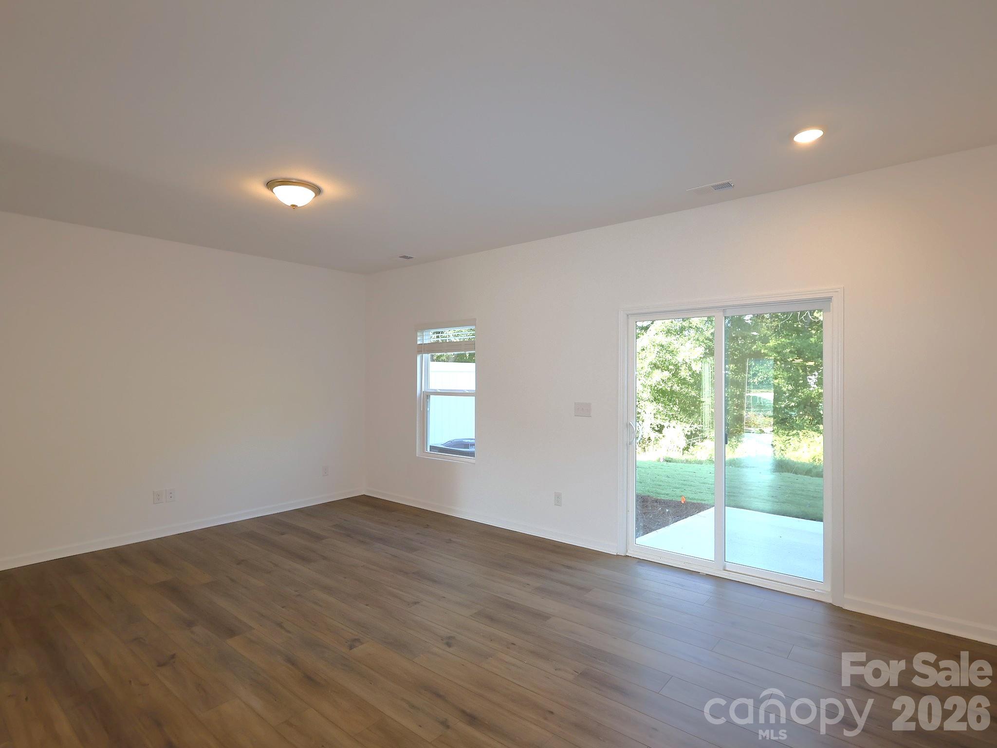 1153 Overbrook Place Property Photo 7