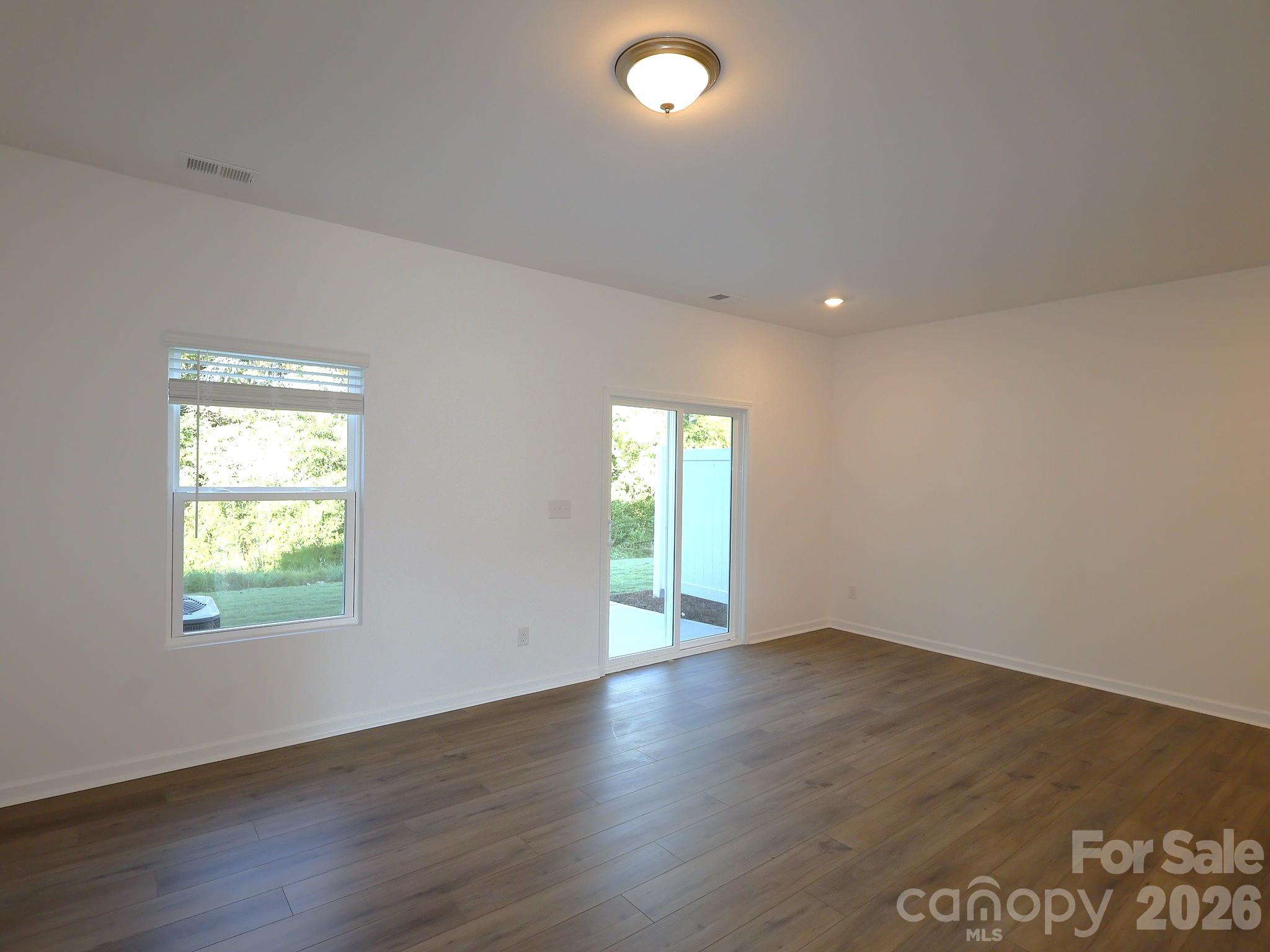 1153 Overbrook Place Property Photo 8