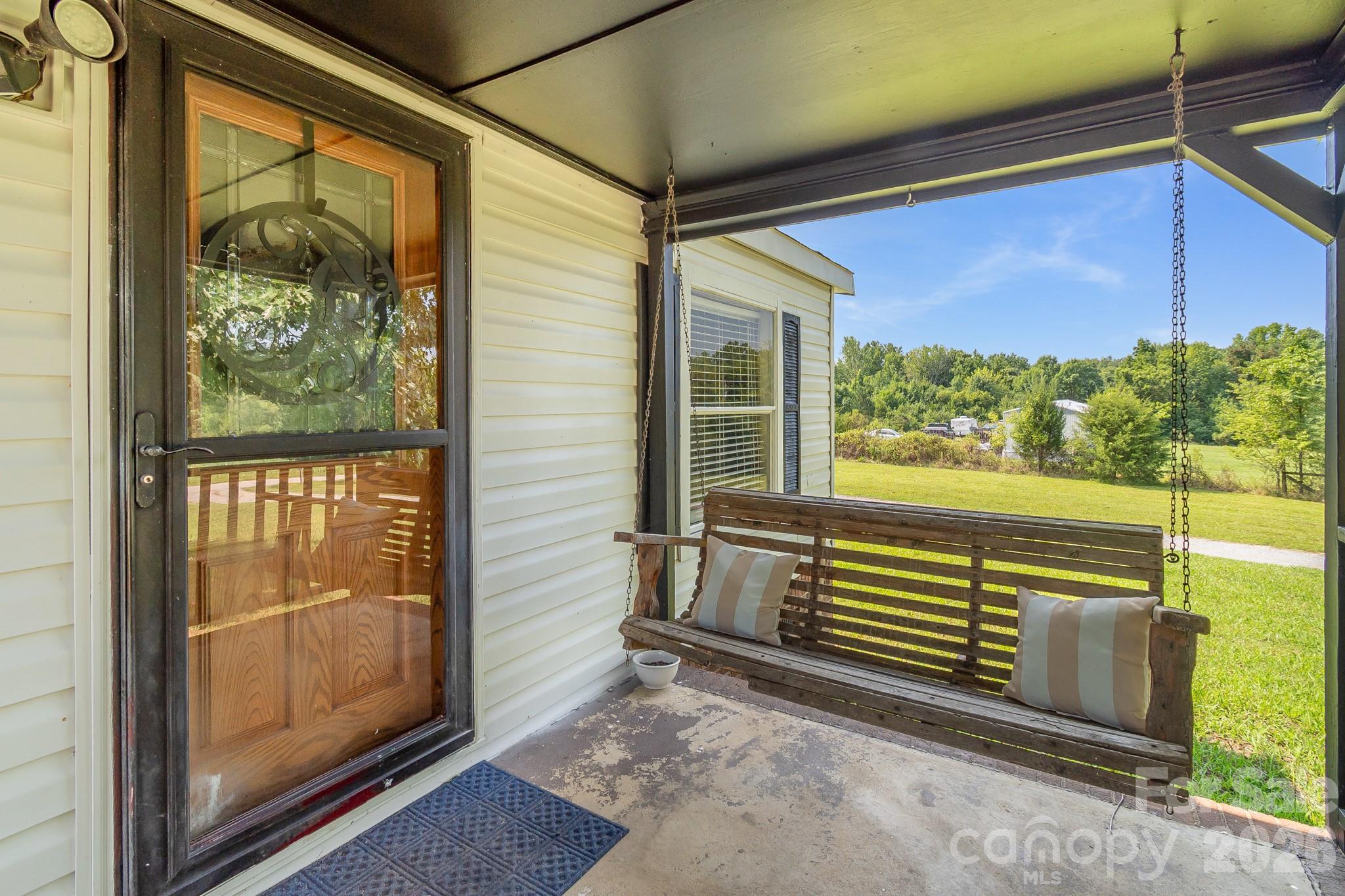 2412 Walnut Road Property Photo 2