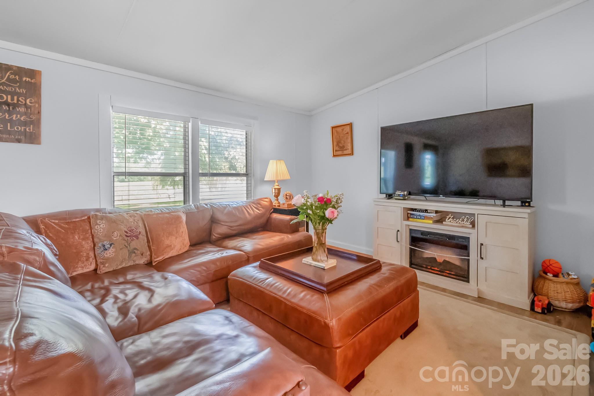 2412 Walnut Road Property Photo 5