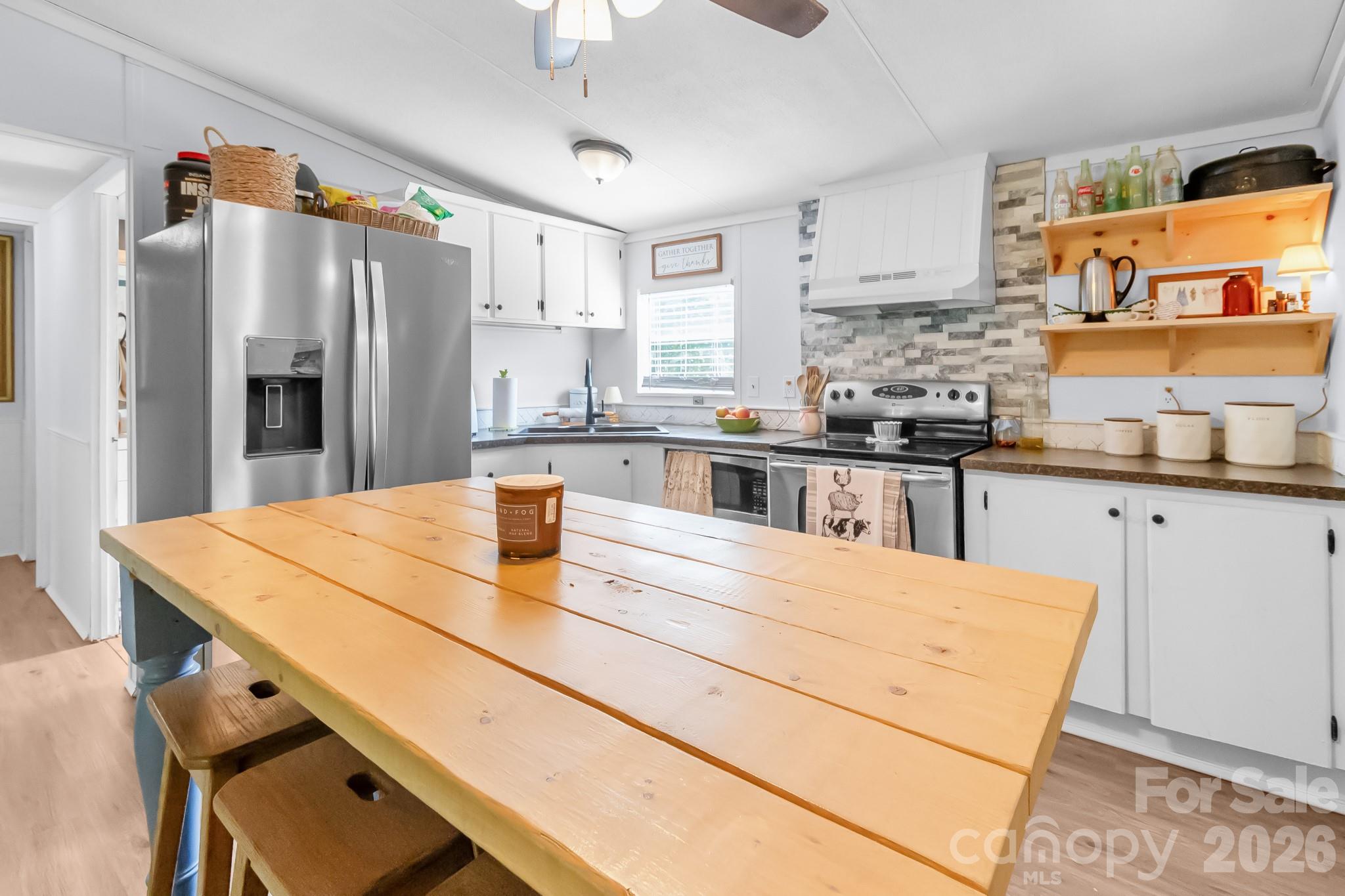2412 Walnut Road Property Photo 8