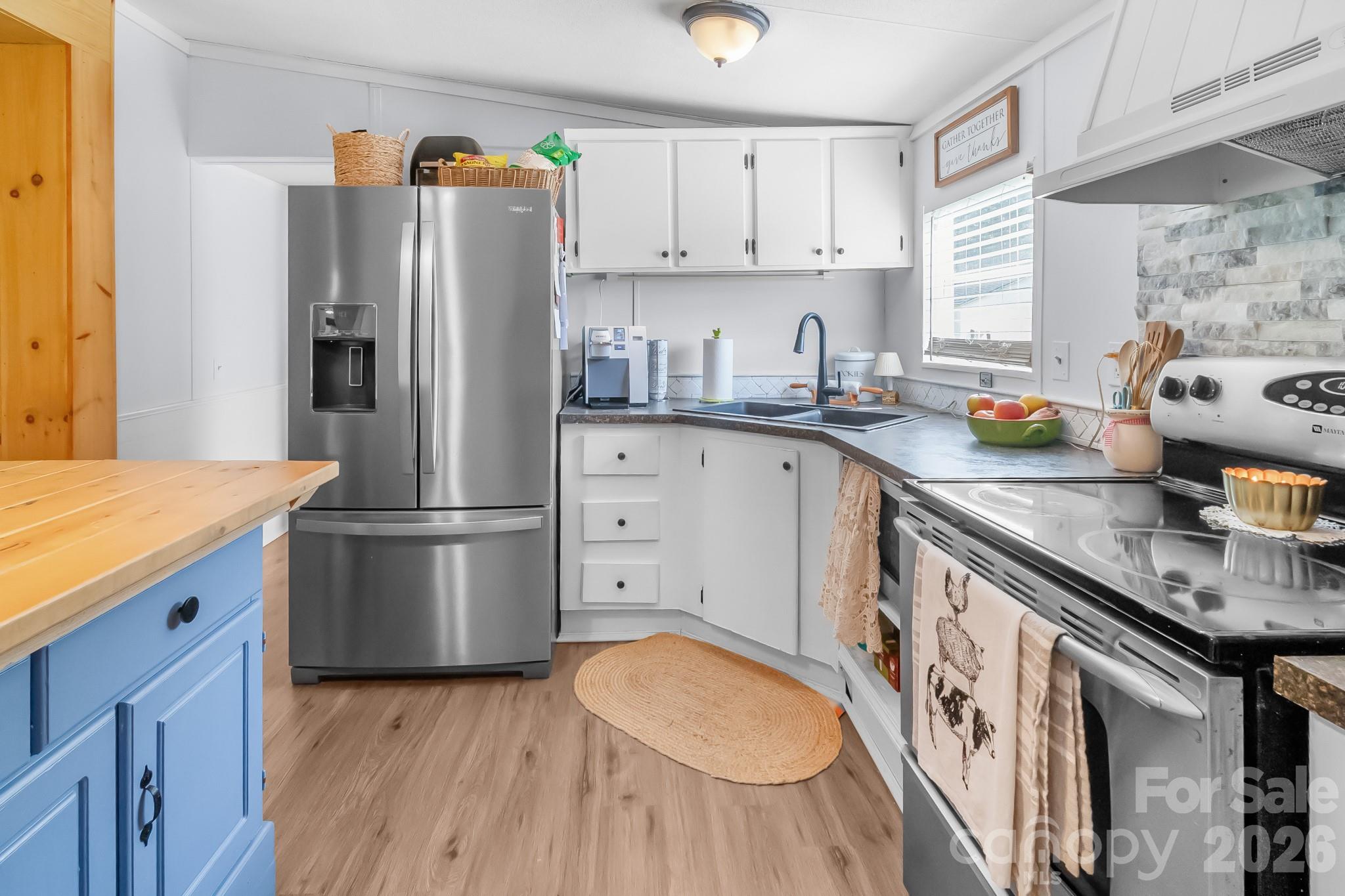 2412 Walnut Road Property Photo 10