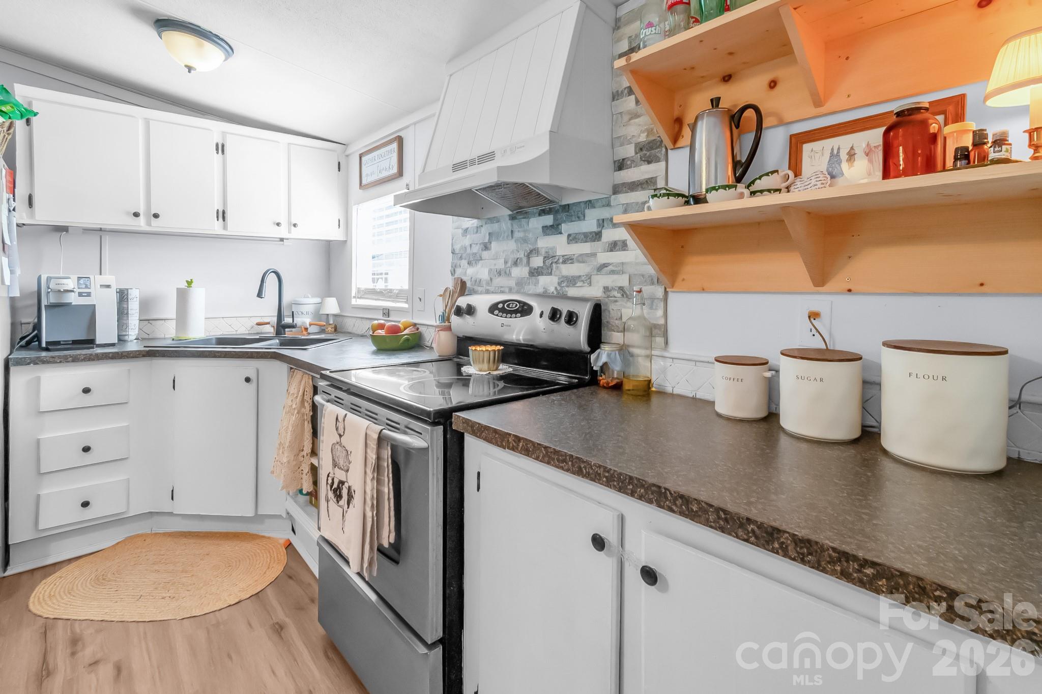 2412 Walnut Road Property Photo 12