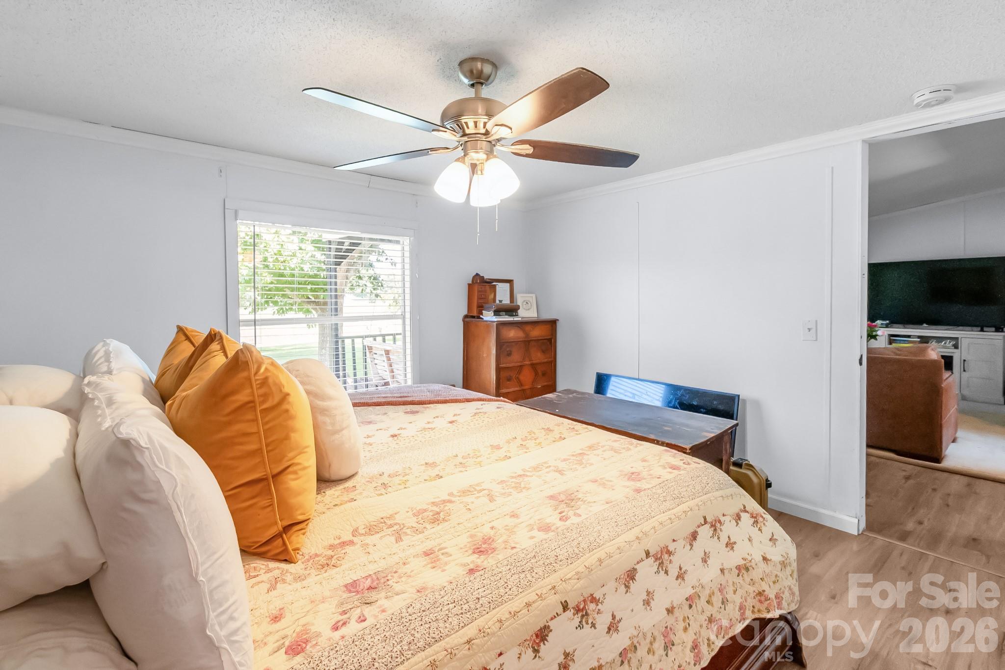 2412 Walnut Road Property Photo 16