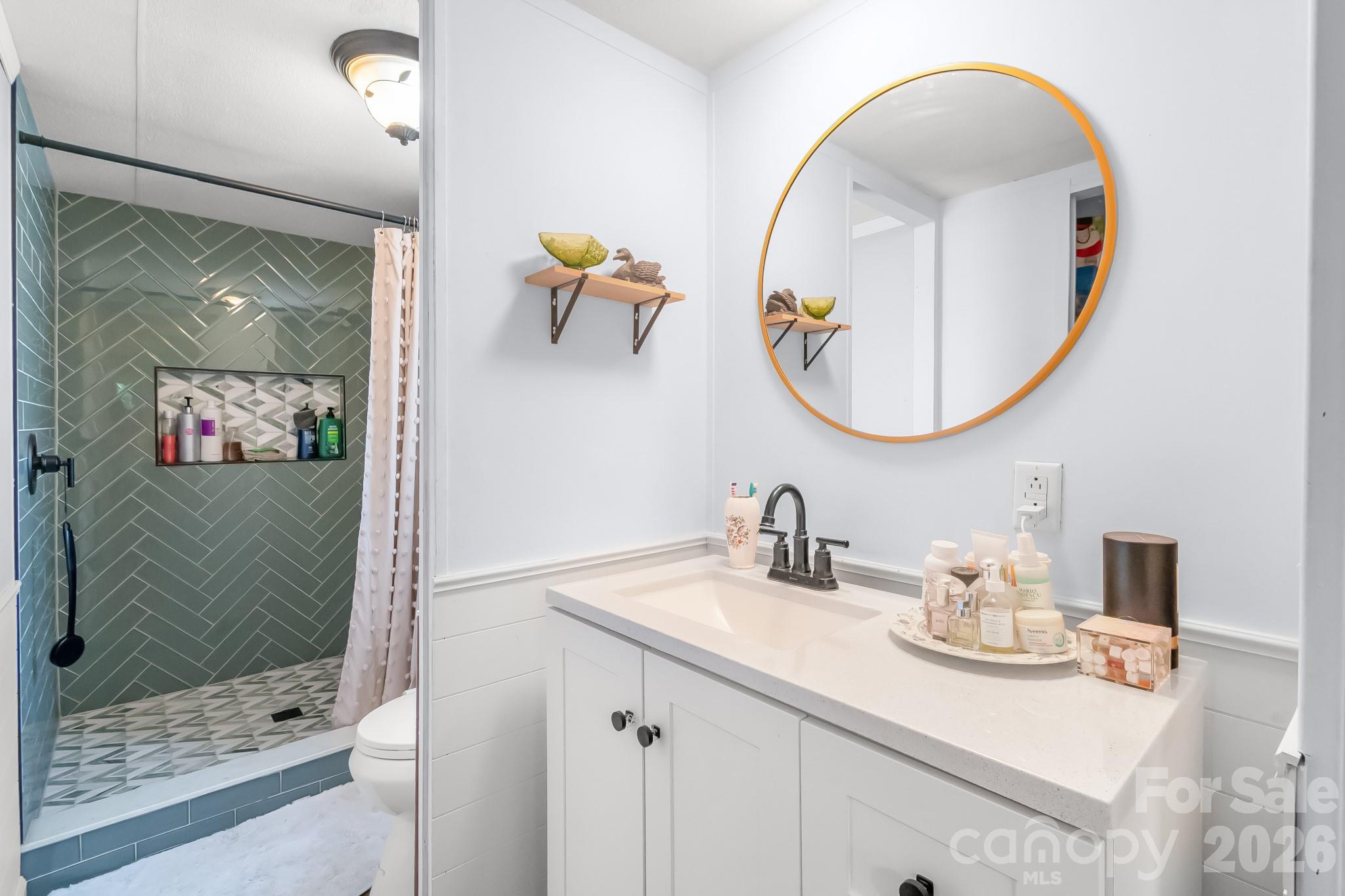2412 Walnut Road Property Photo 17