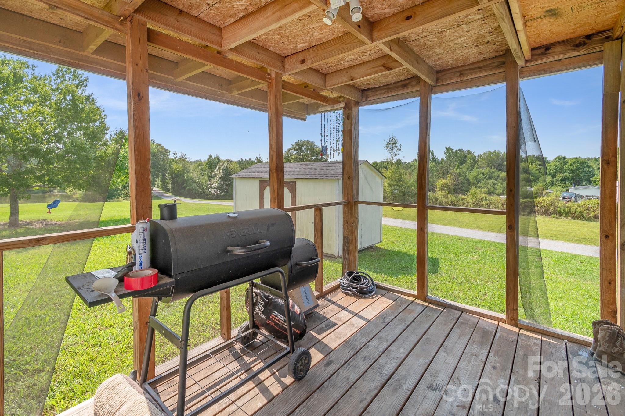 2412 Walnut Road Property Photo 25