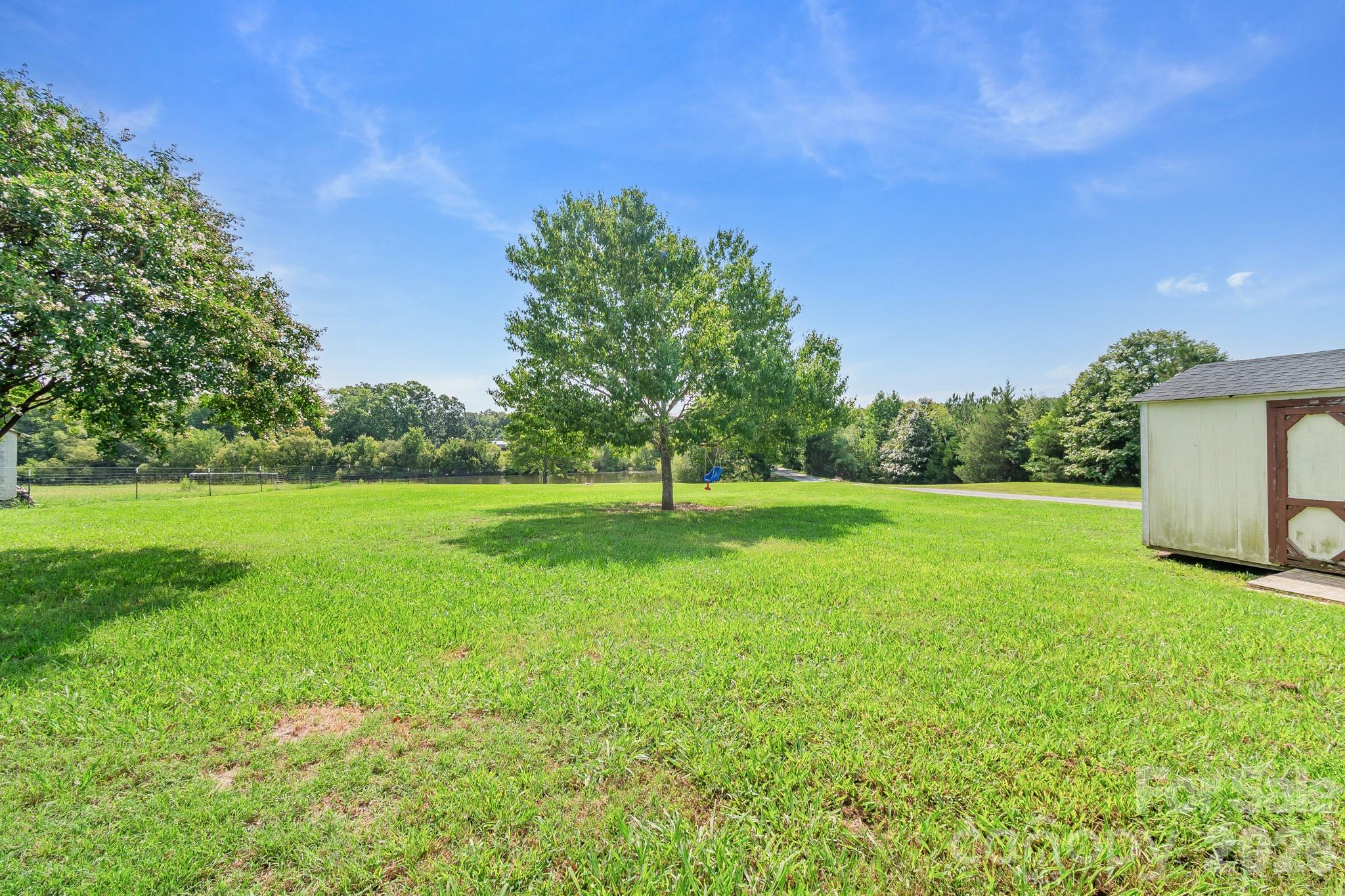 2412 Walnut Road Property Photo 26