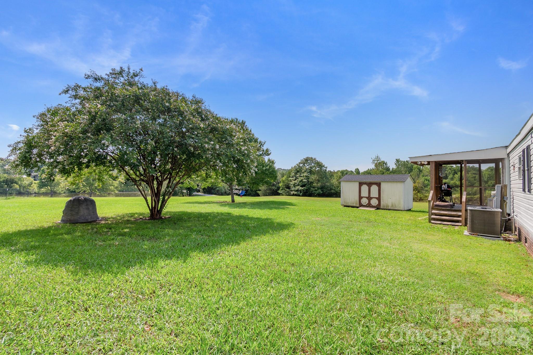 2412 Walnut Road Property Photo 31