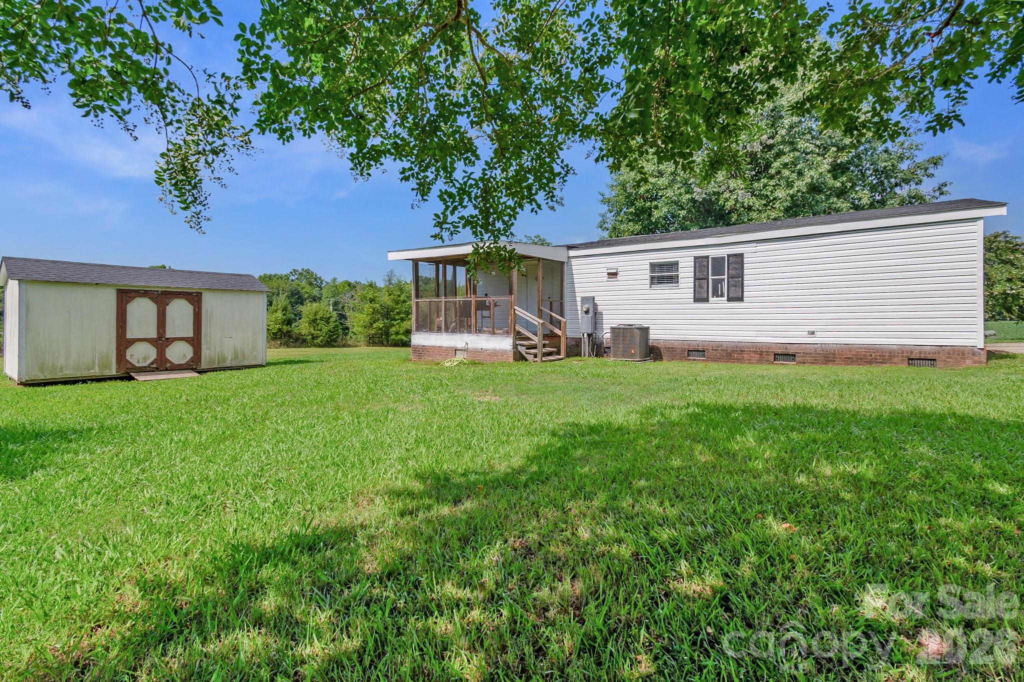 2412 Walnut Road Property Photo 32