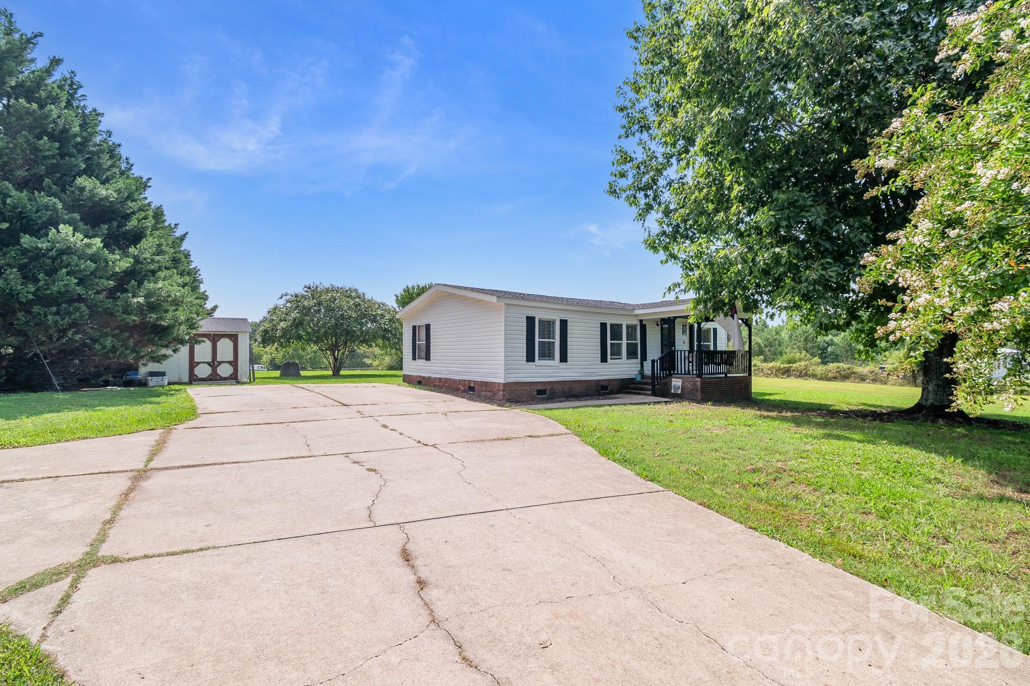 2412 Walnut Road Property Photo 33