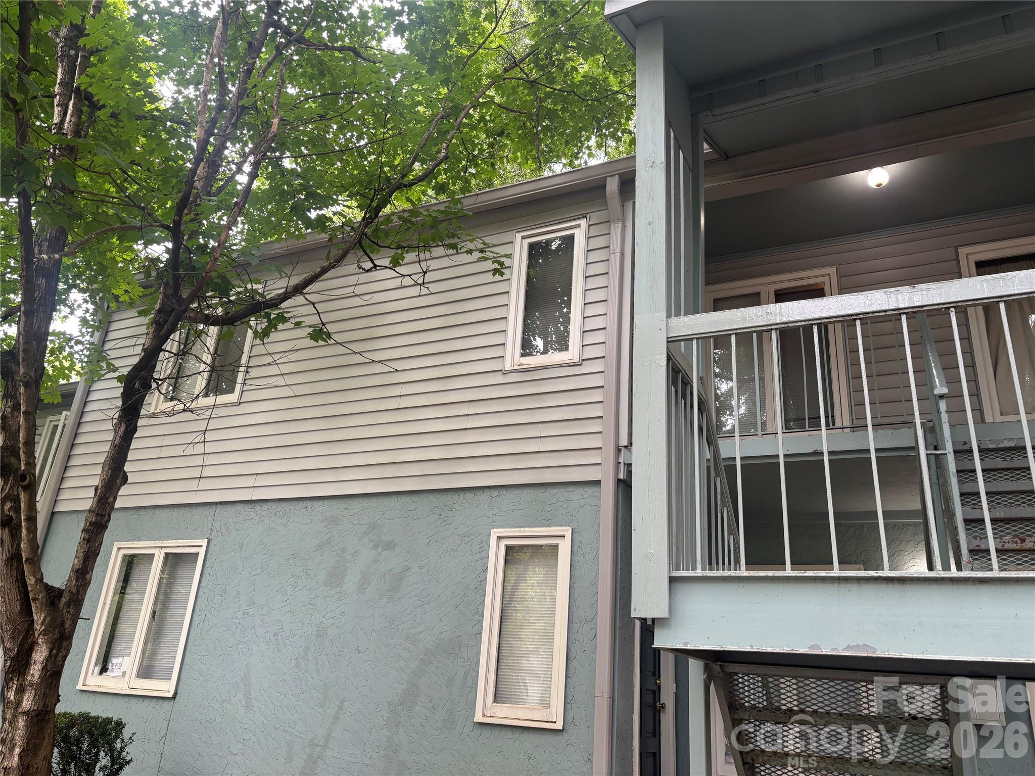 1906 Meadowlark Lane 19 Property Photo 2