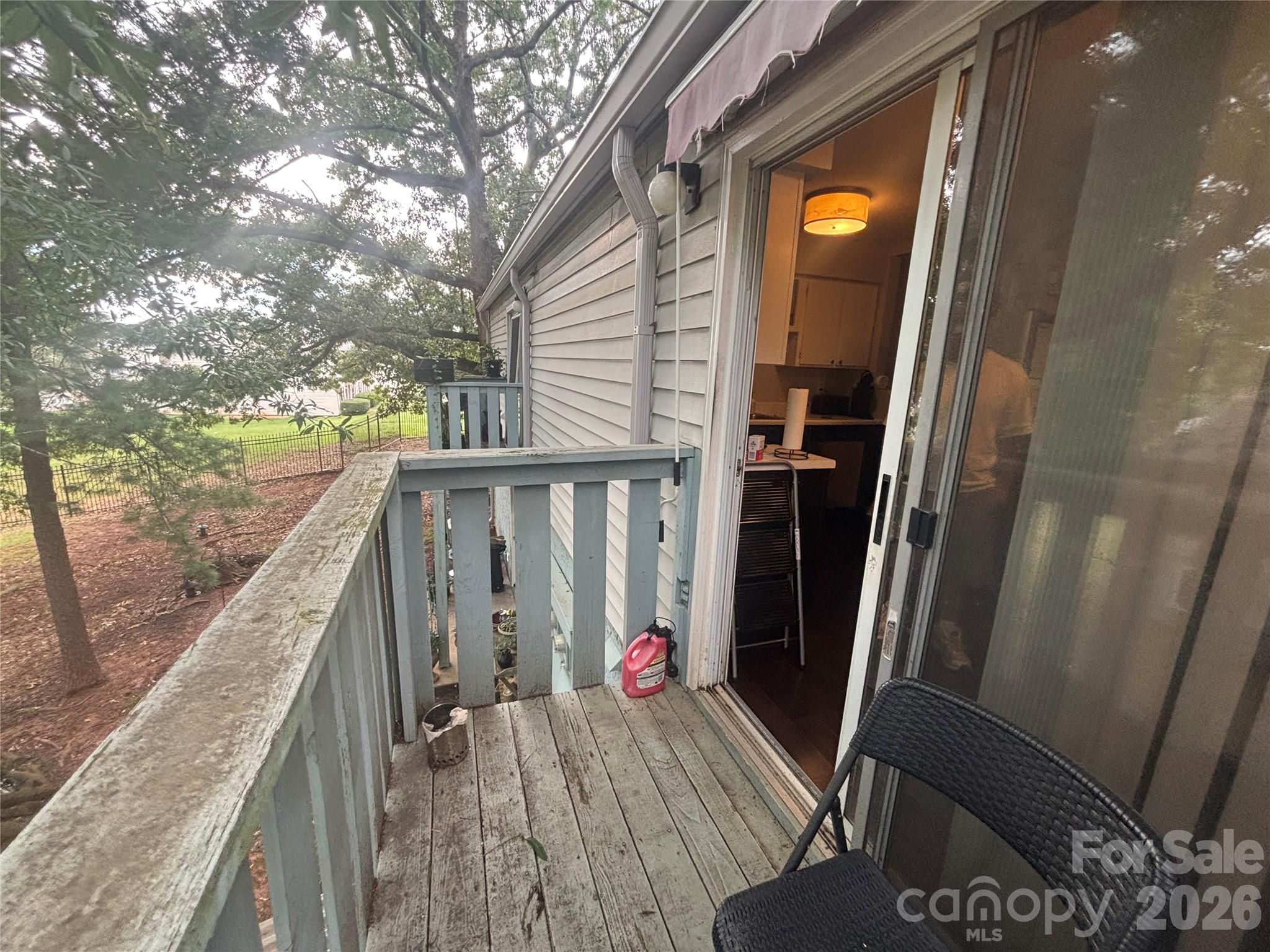 1906 Meadowlark Lane 19 Property Photo 9