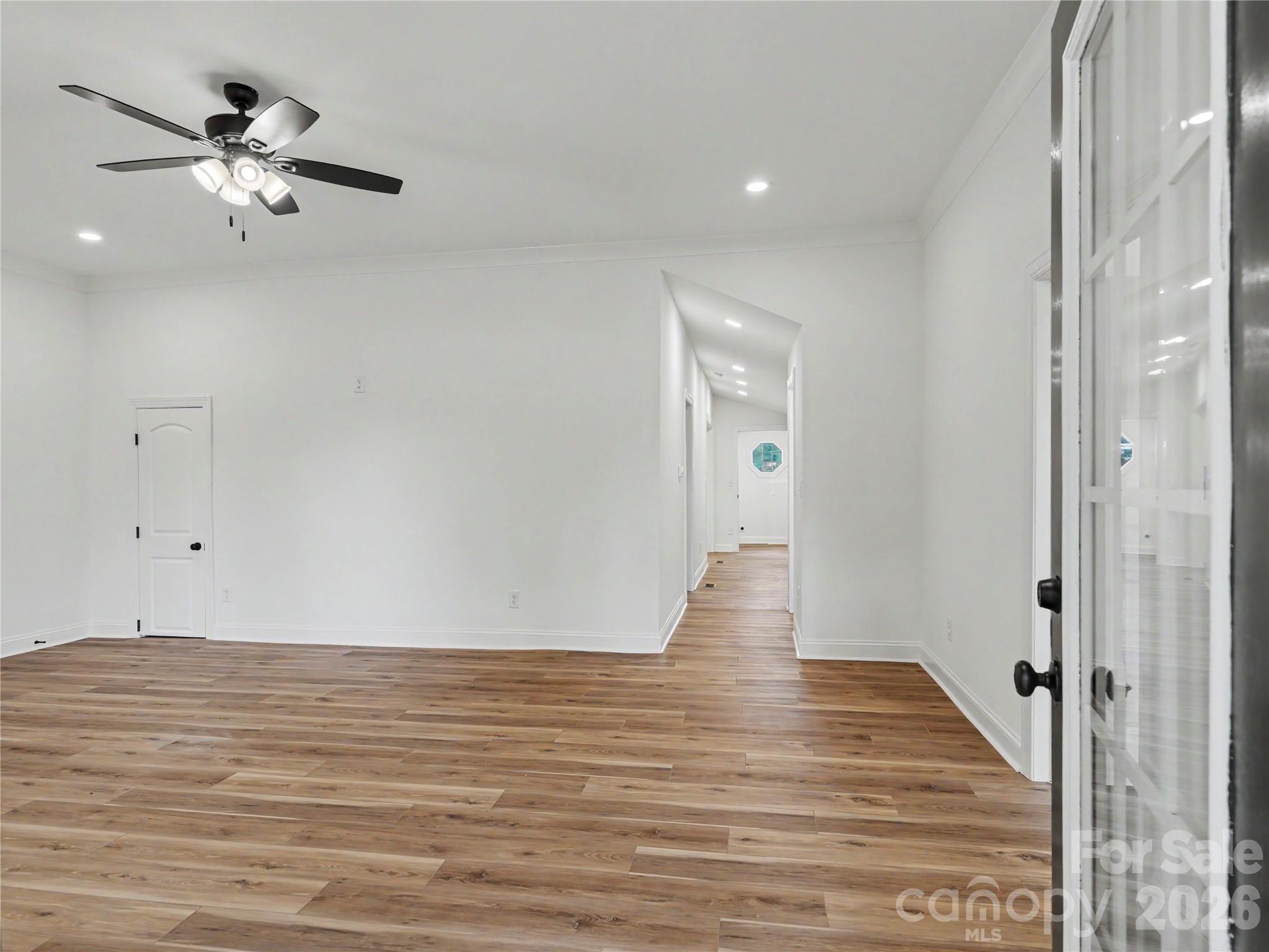 410 E 16th Street Property Photo 7