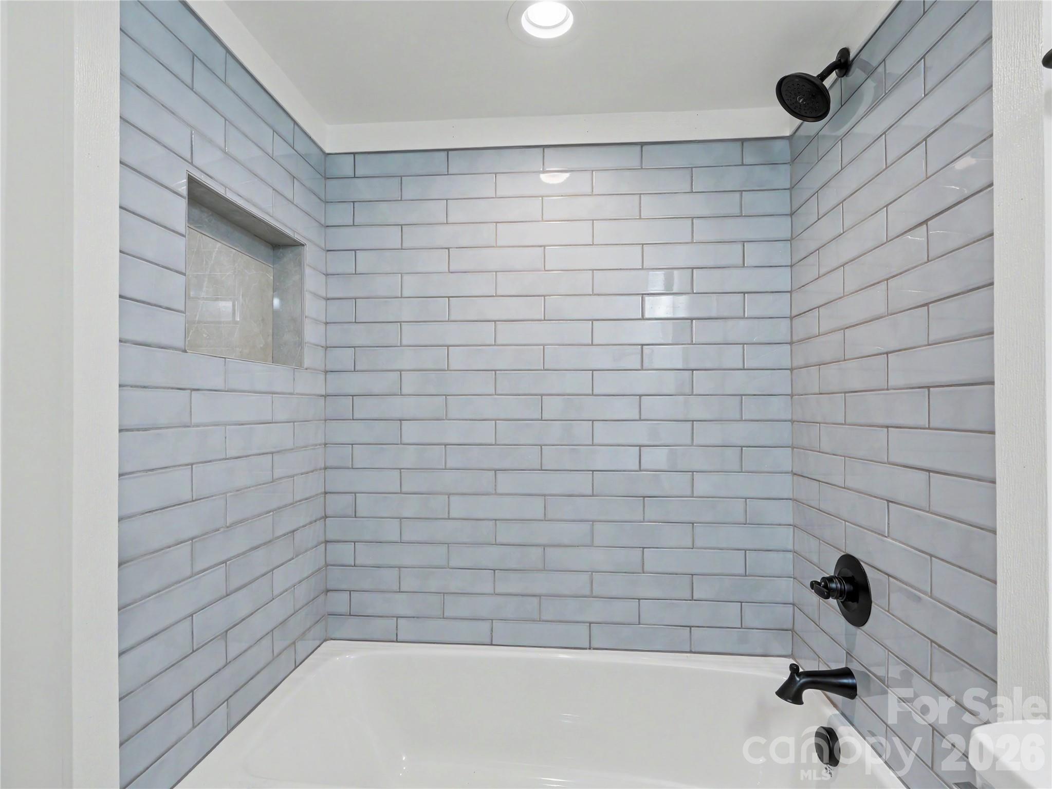 410 E 16th Street Property Photo 14