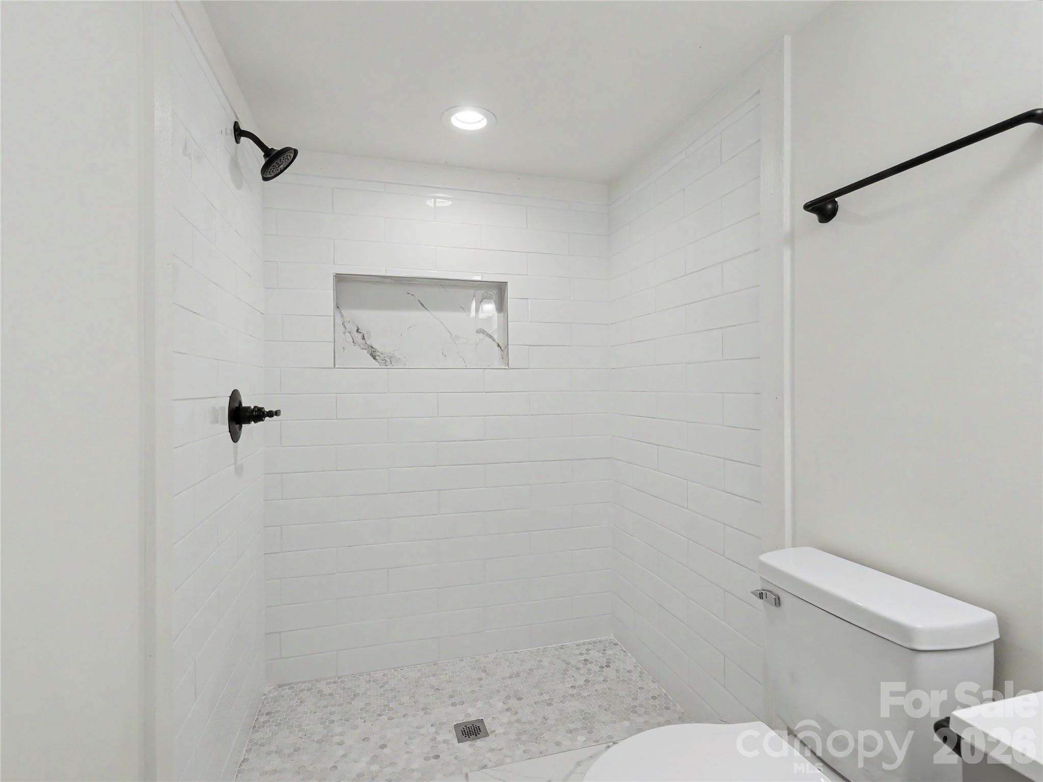 410 E 16th Street Property Photo 17
