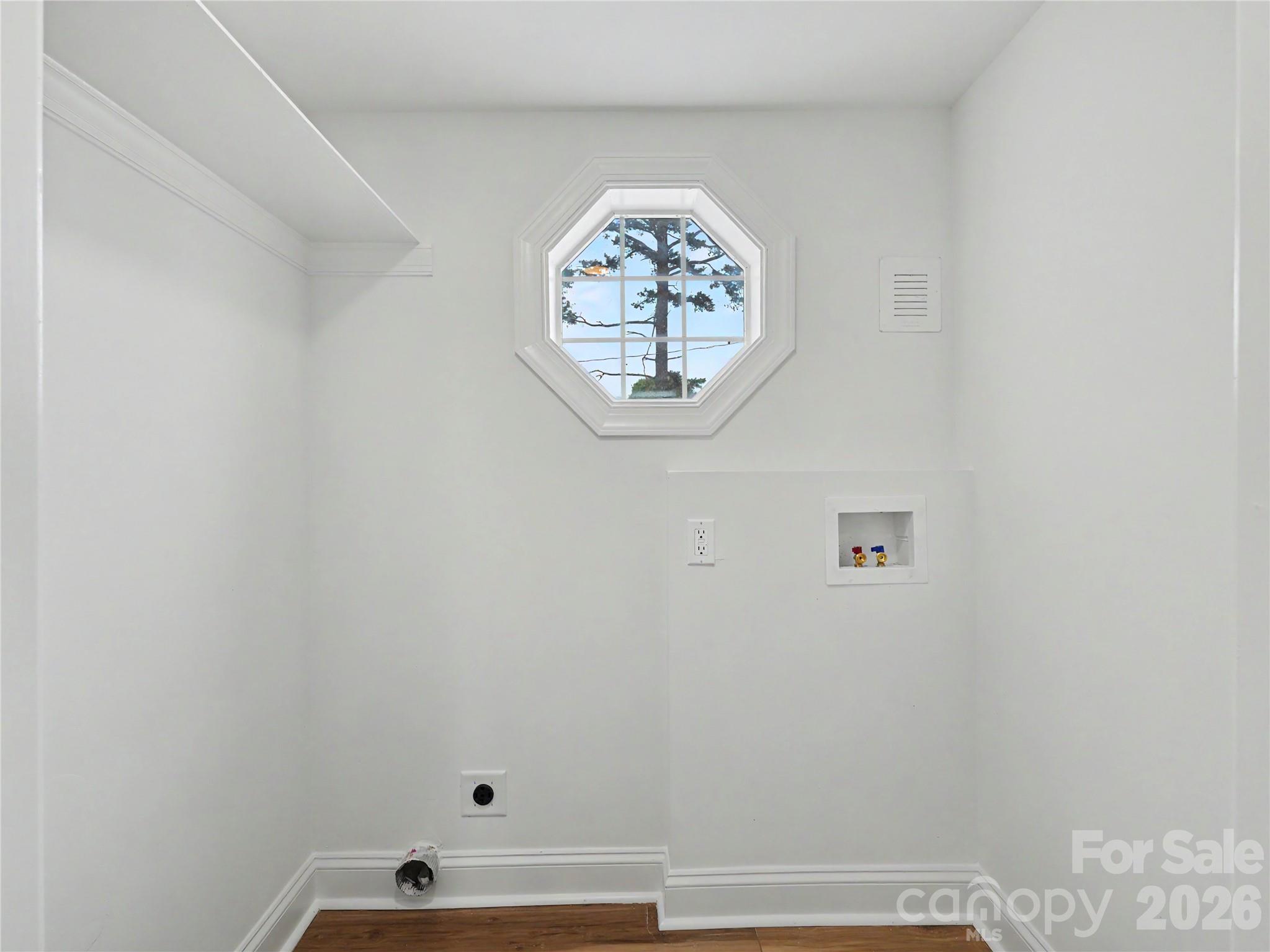 410 E 16th Street Property Photo 25