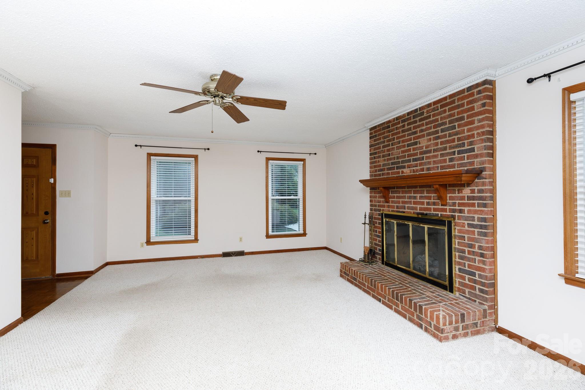 1667 Heatherhill Road Property Photo 6