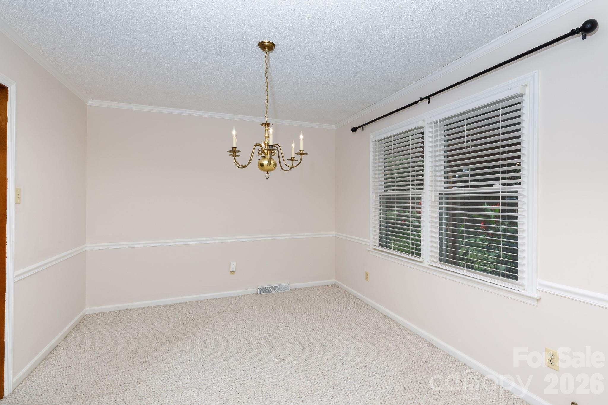 1667 Heatherhill Road Property Photo 8