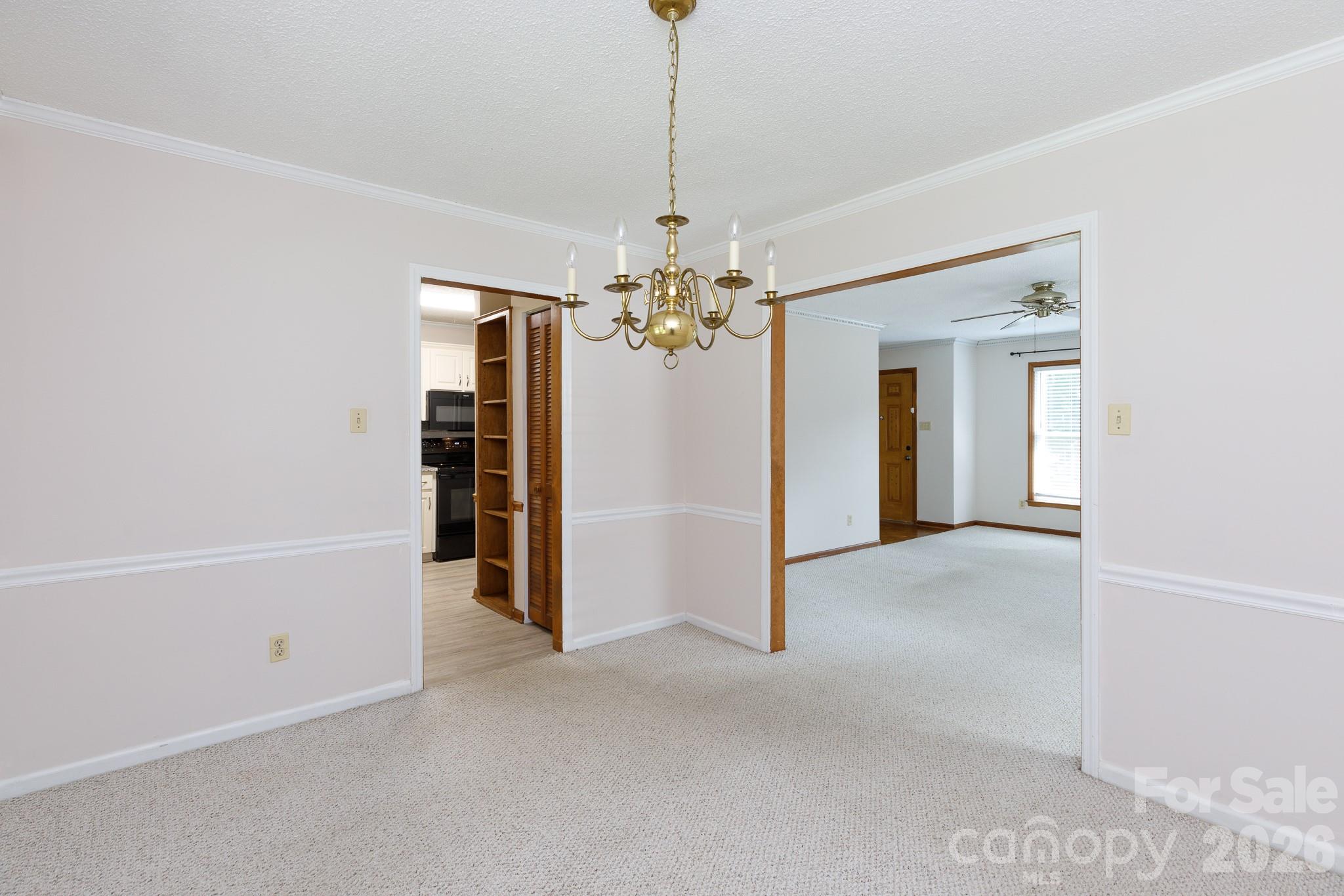 1667 Heatherhill Road Property Photo 9