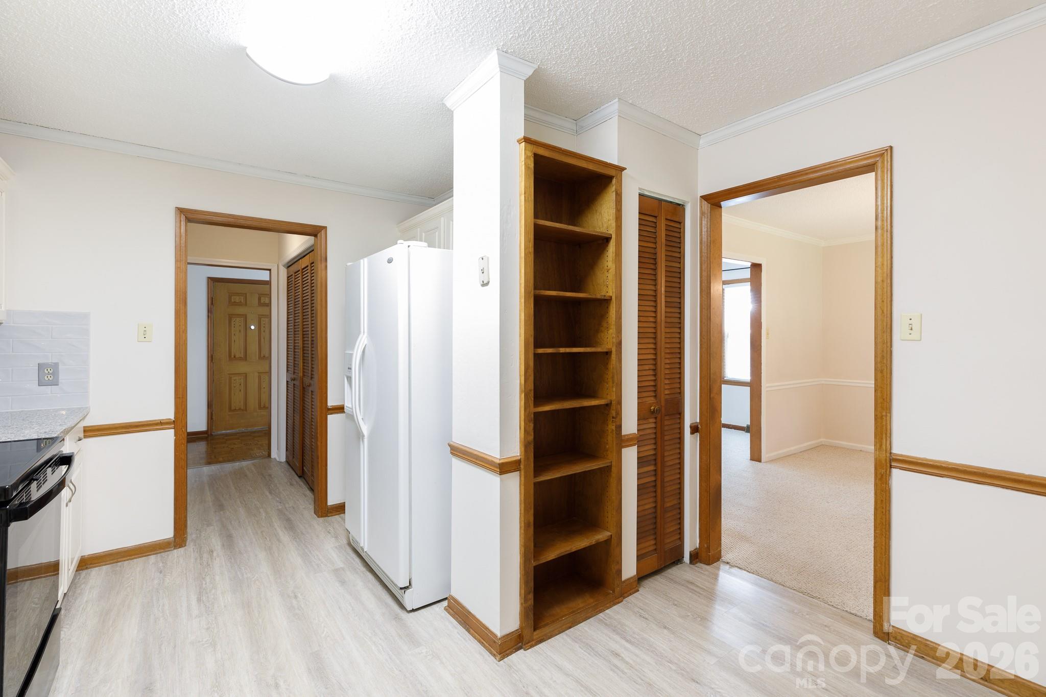 1667 Heatherhill Road Property Photo 11