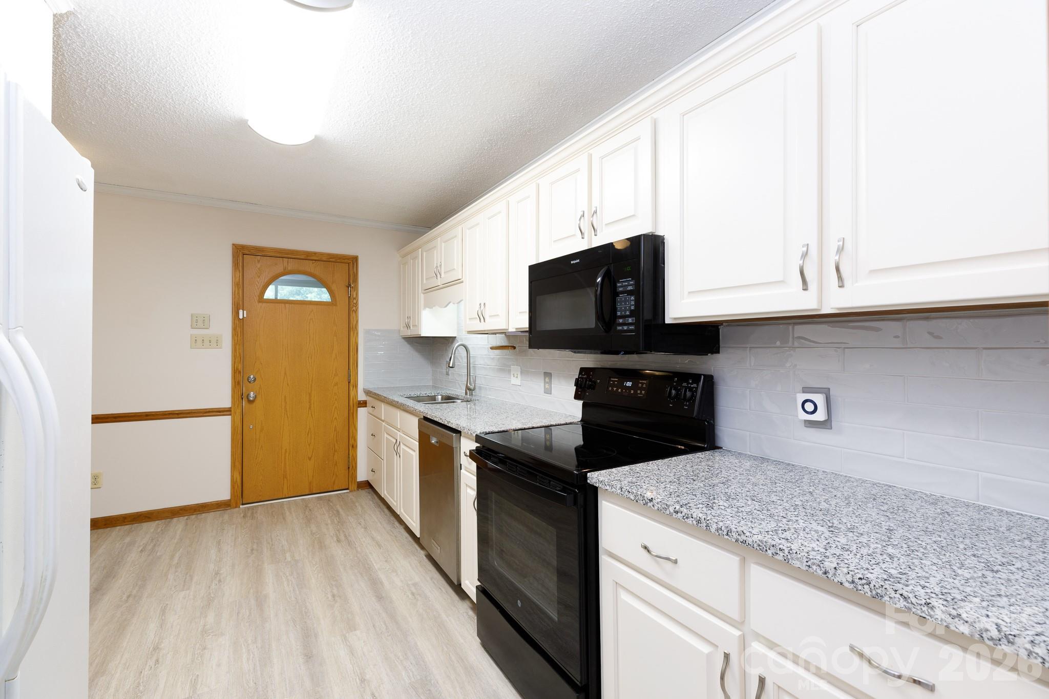 1667 Heatherhill Road Property Photo 13