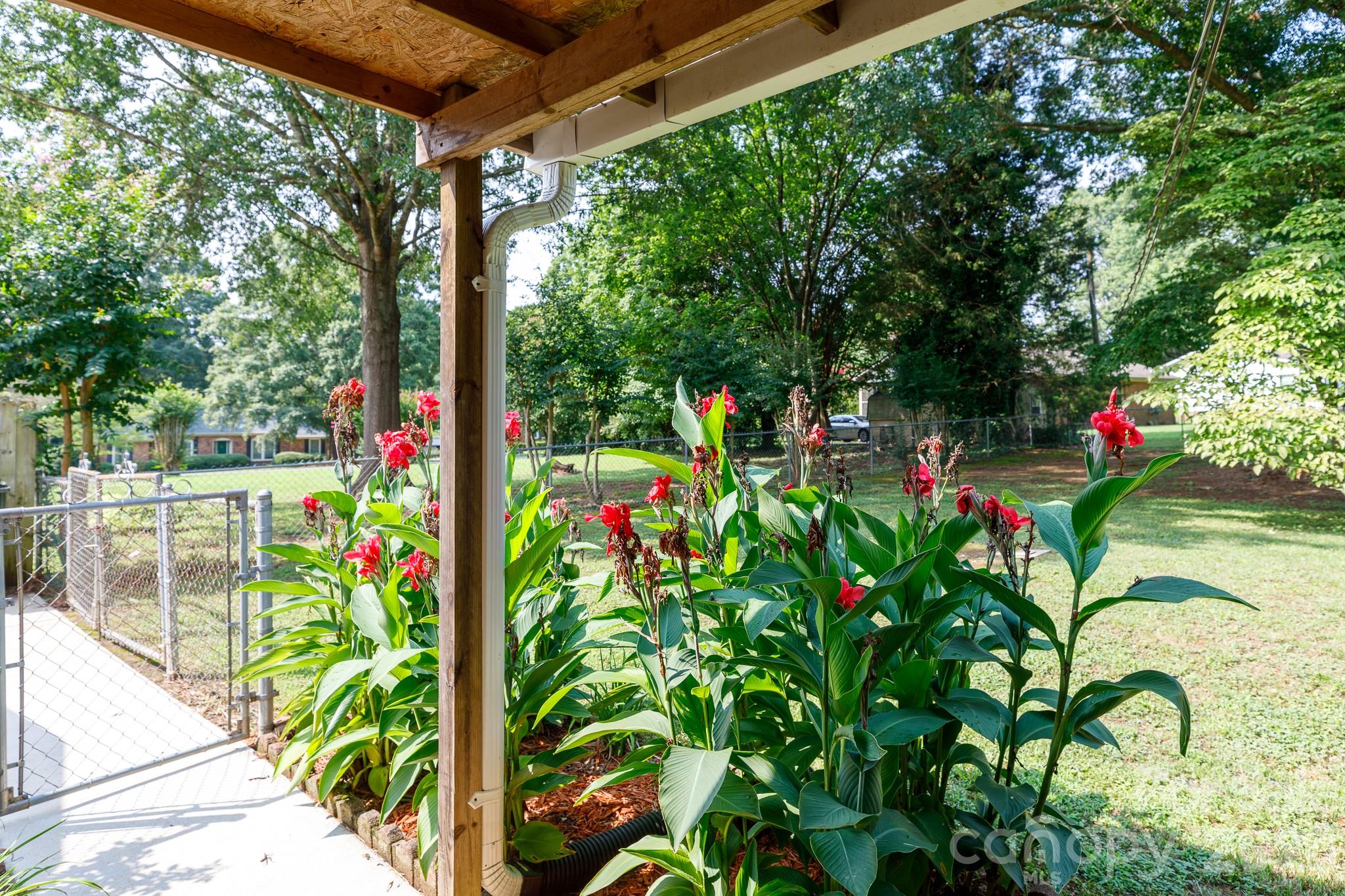 1667 Heatherhill Road Property Photo 30