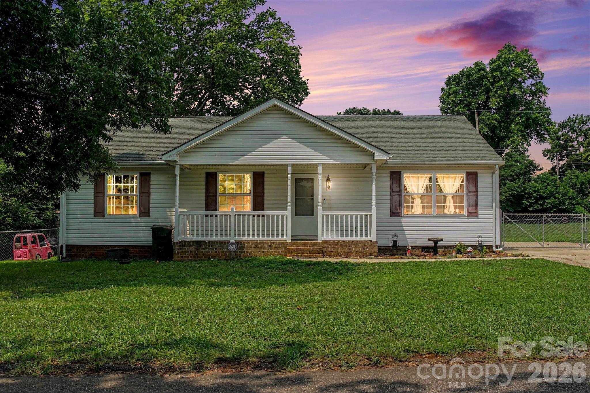 409 Baker Street Property Photo 1