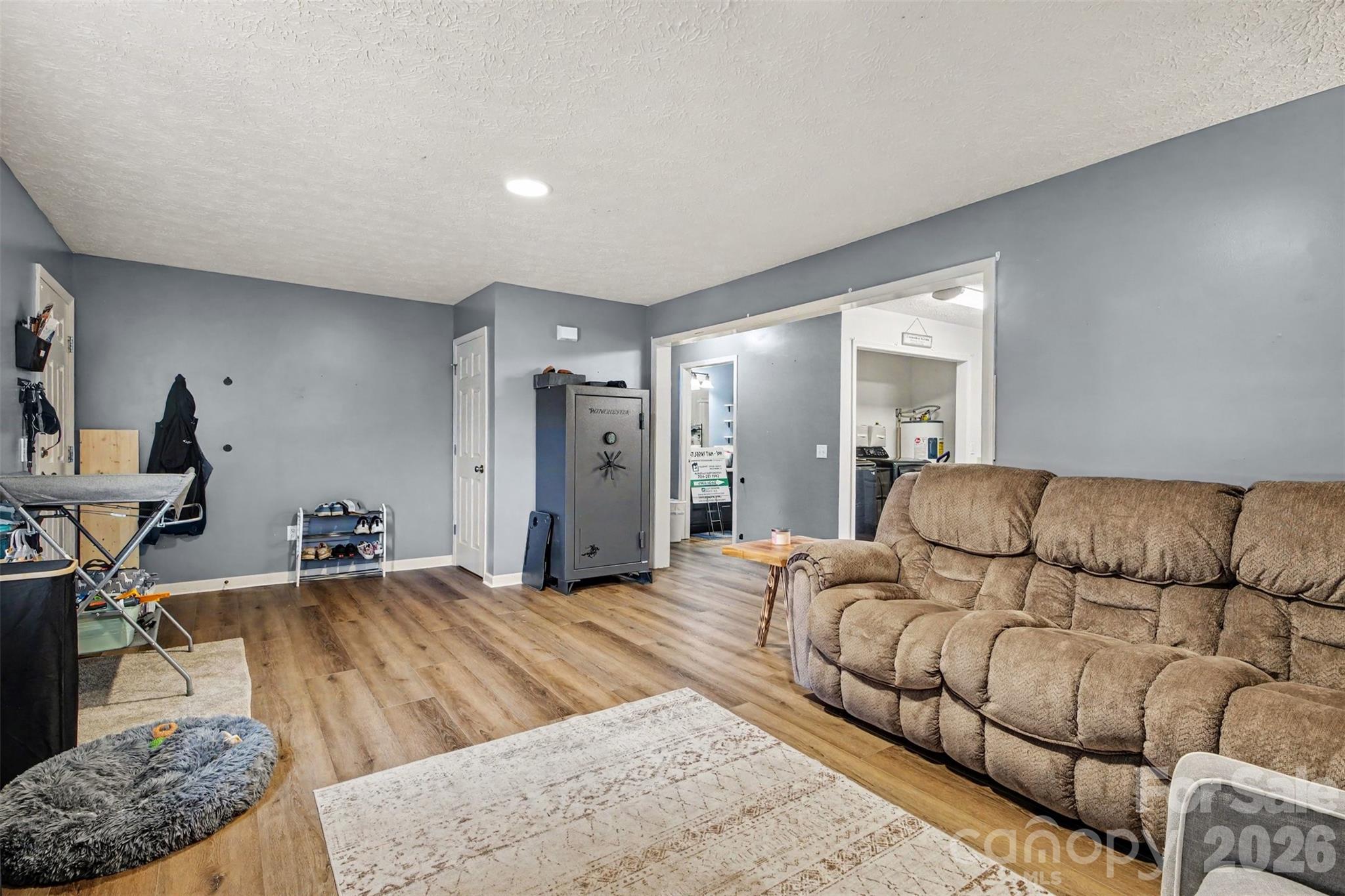 409 Baker Street Property Photo 7