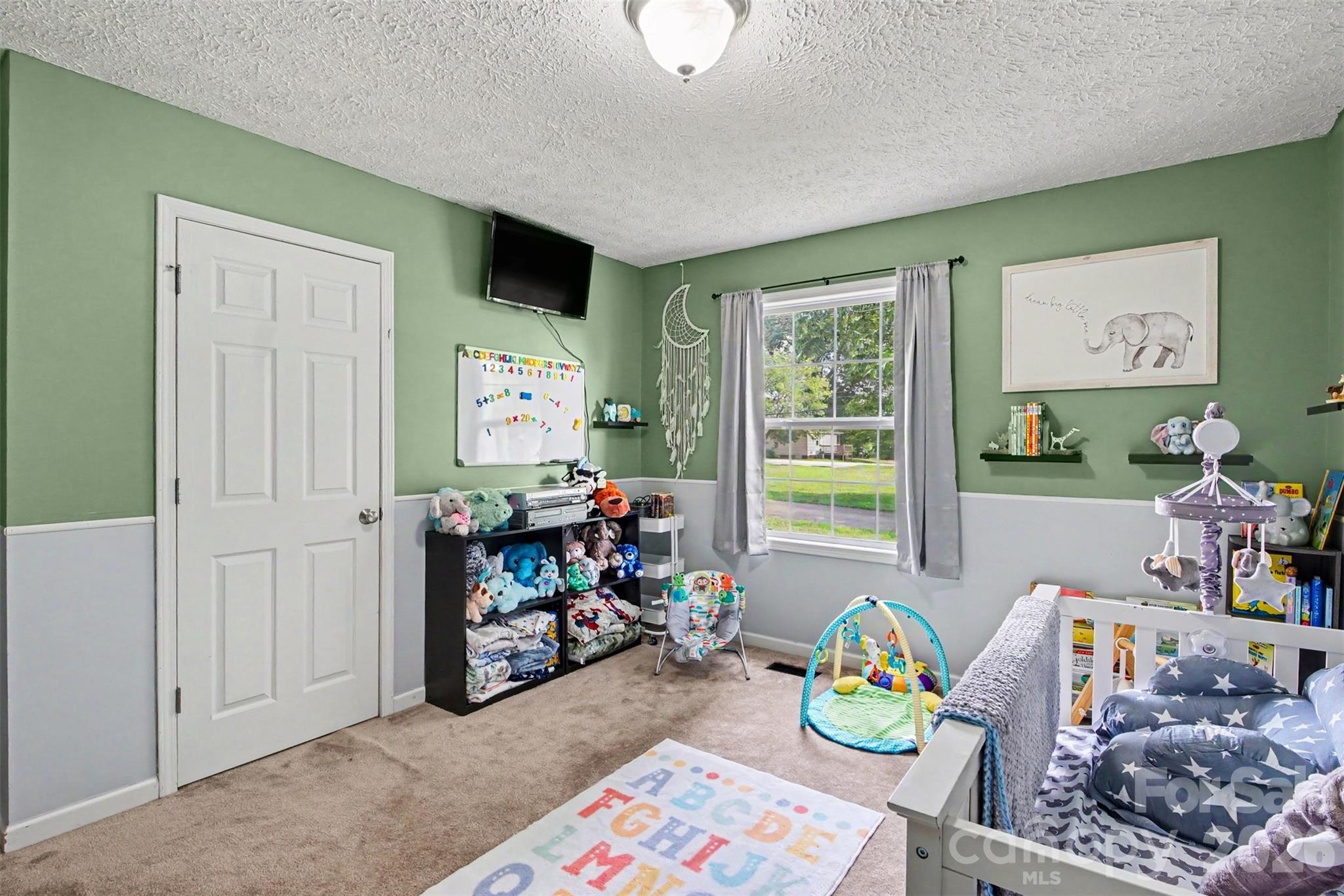 409 Baker Street Property Photo 18