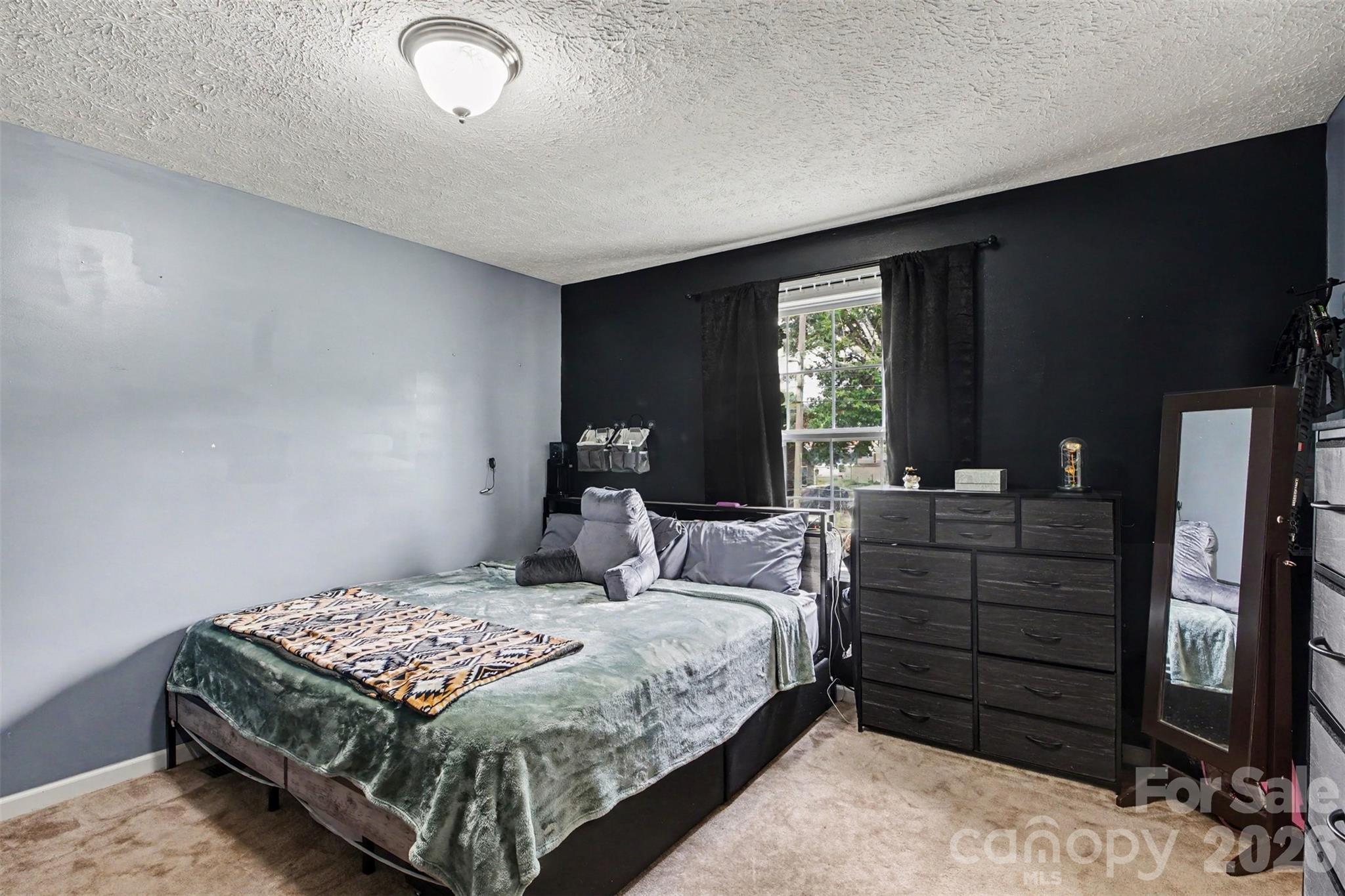 409 Baker Street Property Photo 20