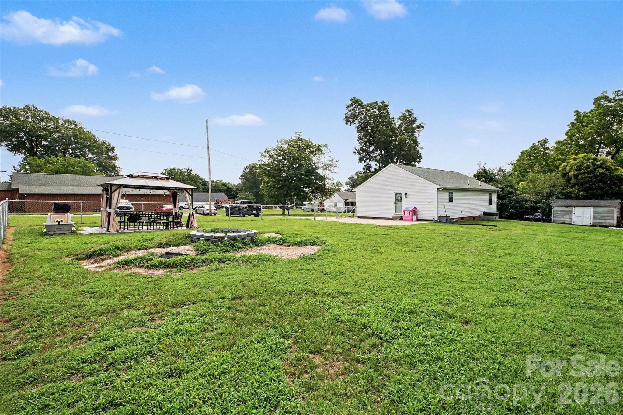 409 Baker Street Property Photo 24