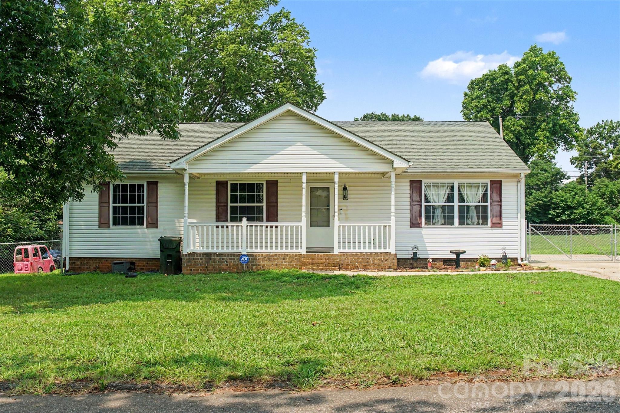 409 Baker Street Property Photo 30