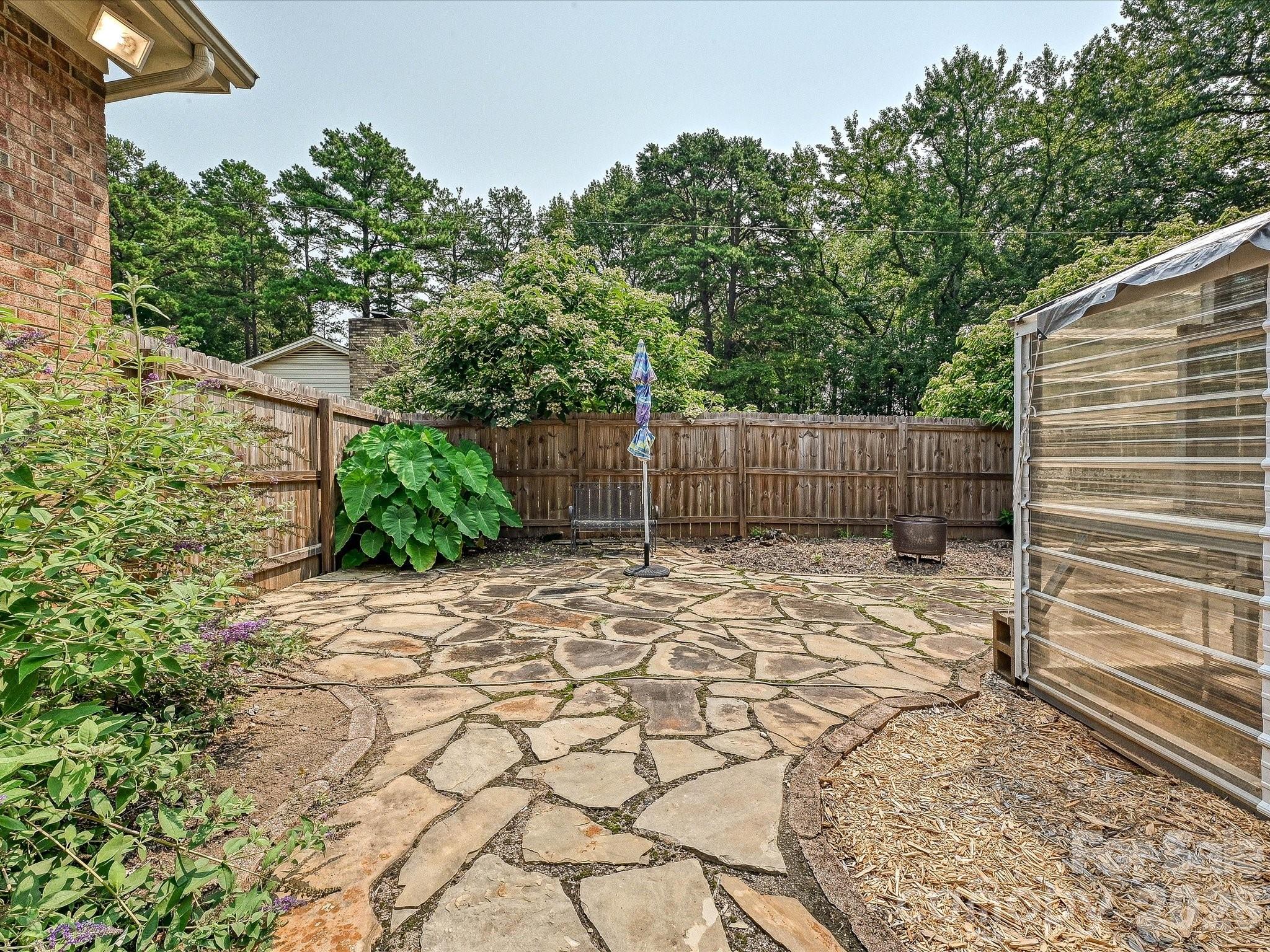 8812 Crestwood Drive Property Photo 28