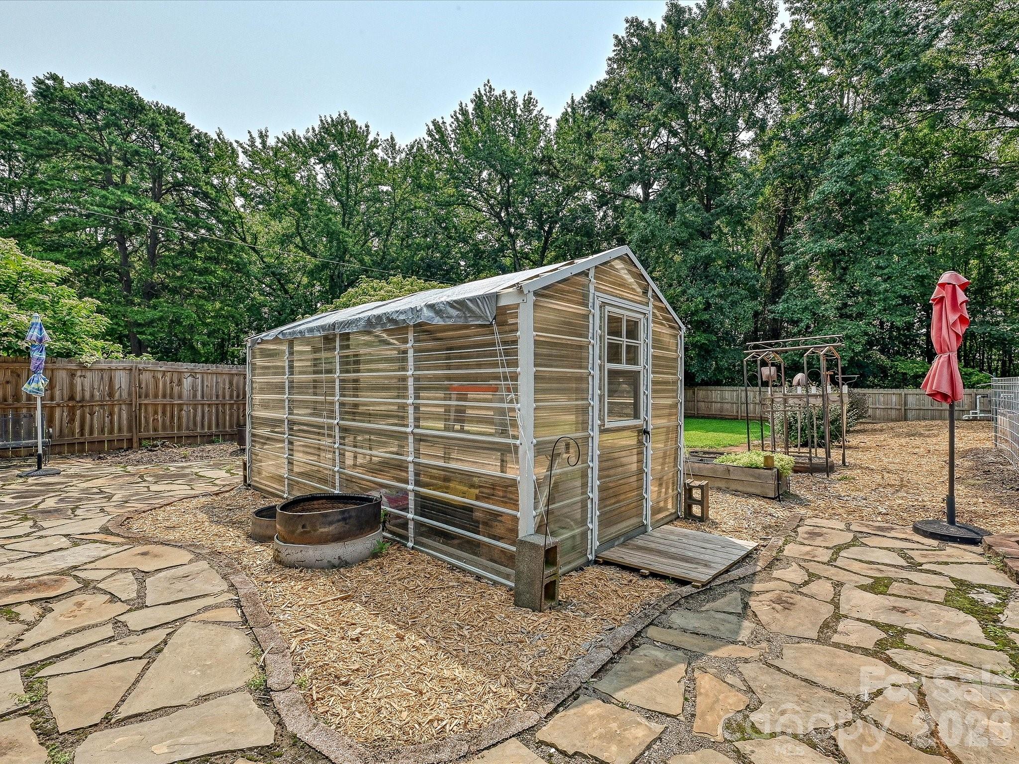 8812 Crestwood Drive Property Photo 31